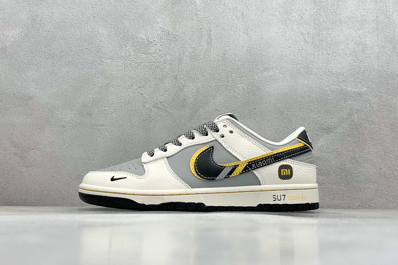  终端放店
XC版 Nike SB Dunk Low 小米联名 Su7 Ultru 周年高端定制 低帮休