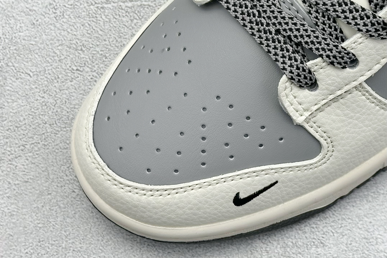  终端放店
XC版 Nike SB Dunk Low 小米联名 Su7 Ultru 周年高端定制 低帮休