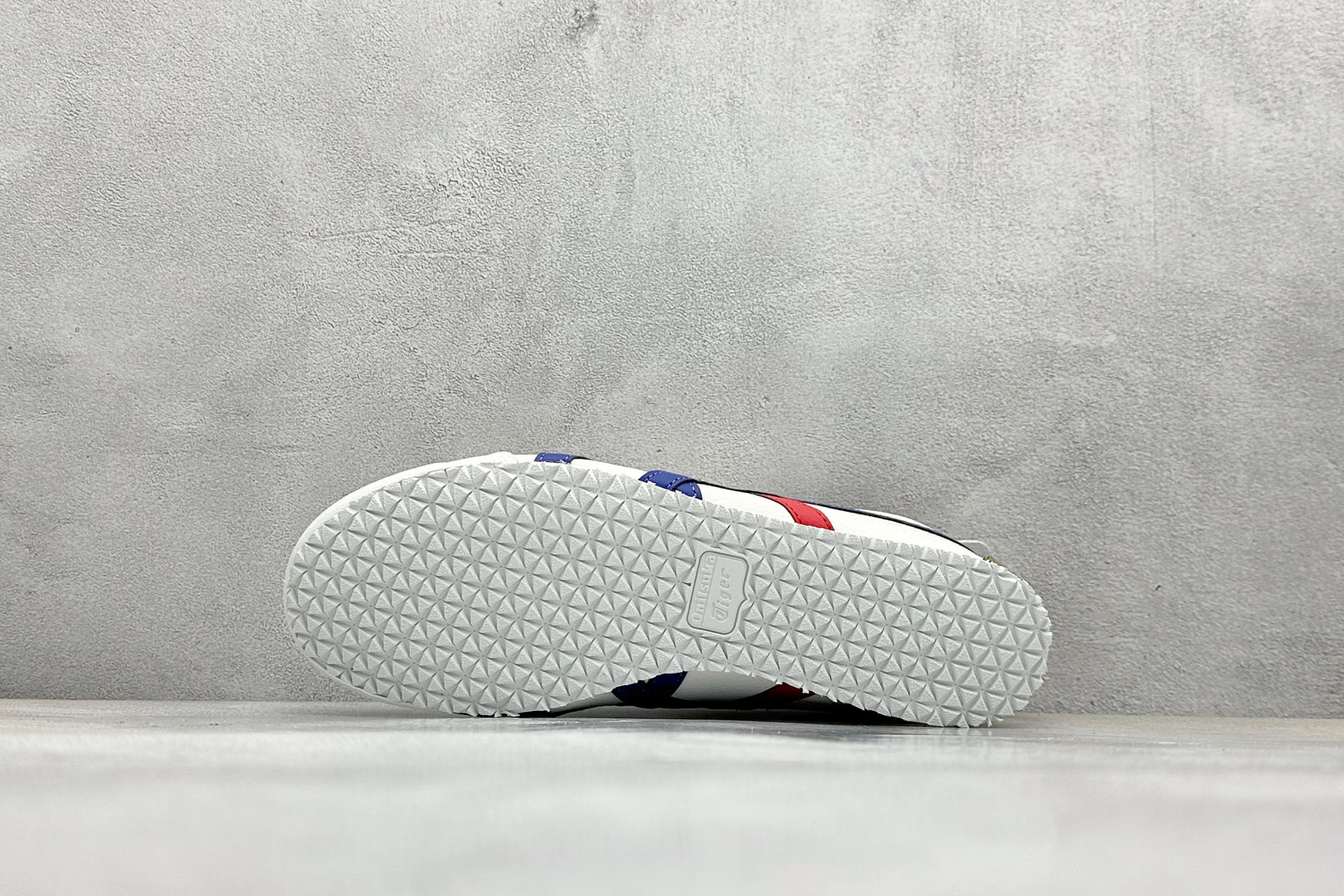  终端放店
SF版 鬼塚虎/Onitsuka Tiger Mexico 66®经典墨西哥系列低帮复古经典