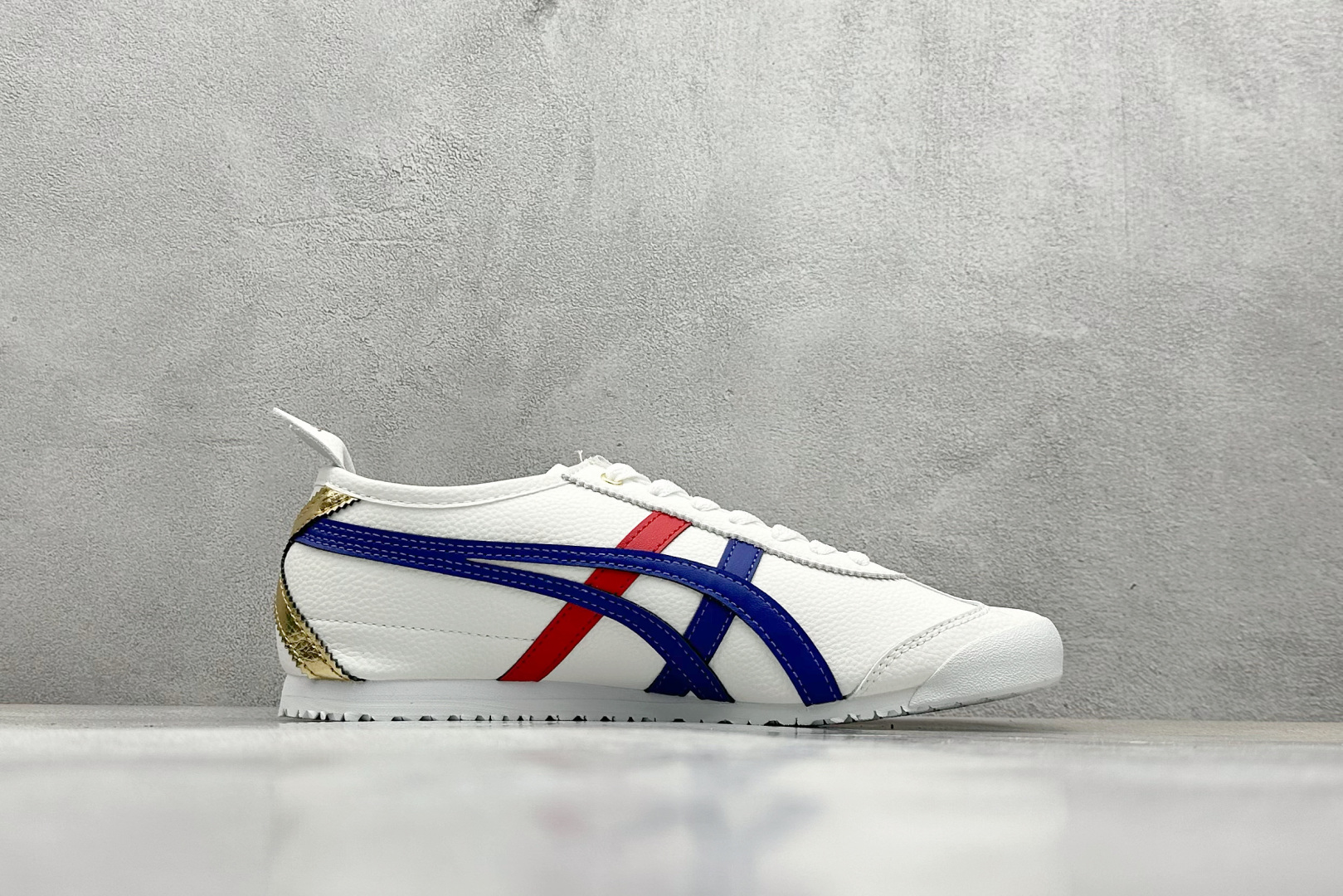 终端放店
SF版 鬼塚虎/Onitsuka Tiger Mexico 66®经典墨西哥系列低帮复古经典