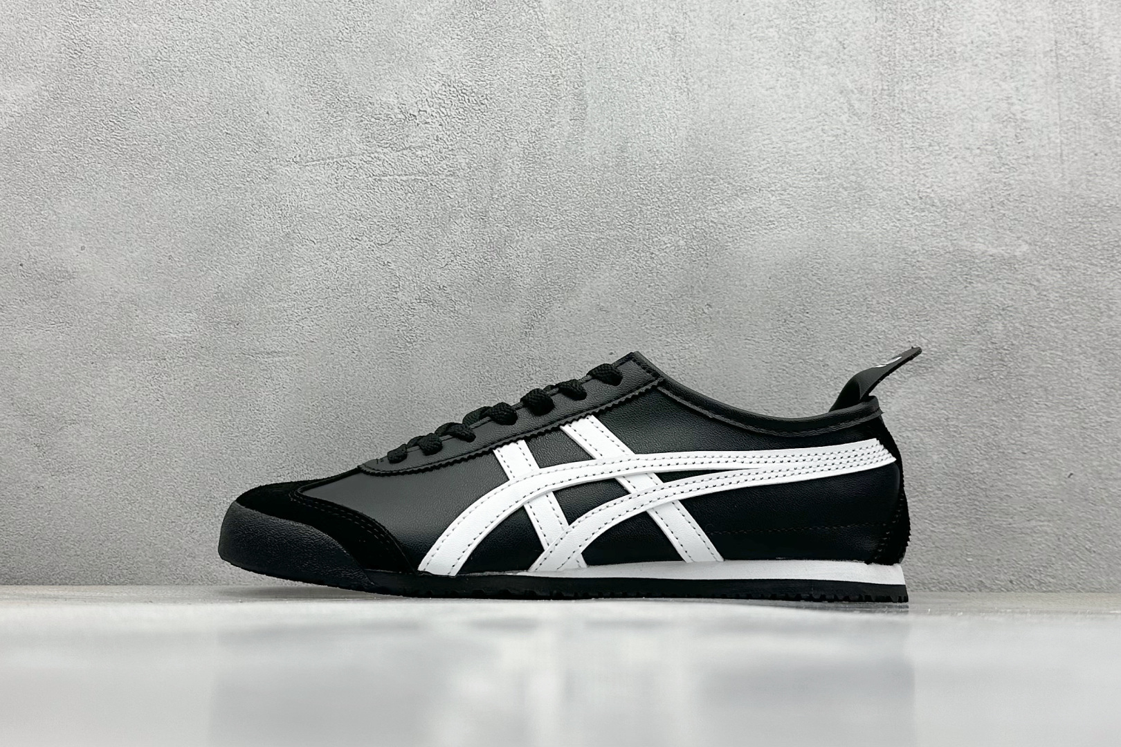  终端放店
SF版 鬼塚虎/Onitsuka Tiger Mexico 66®经典墨西哥系列低帮复古经典