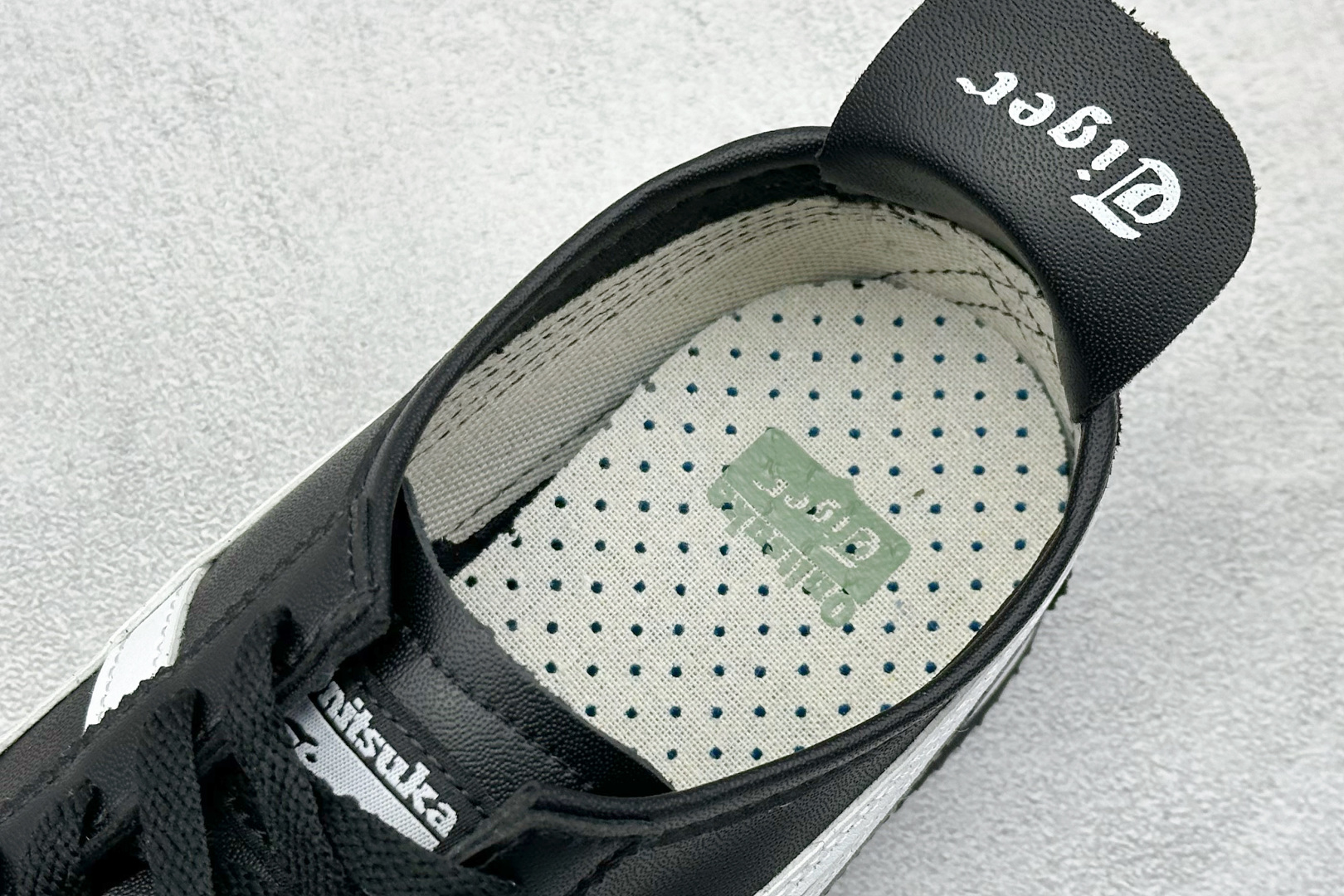  终端放店
SF版 鬼塚虎/Onitsuka Tiger Mexico 66®经典墨西哥系列低帮复古经典
