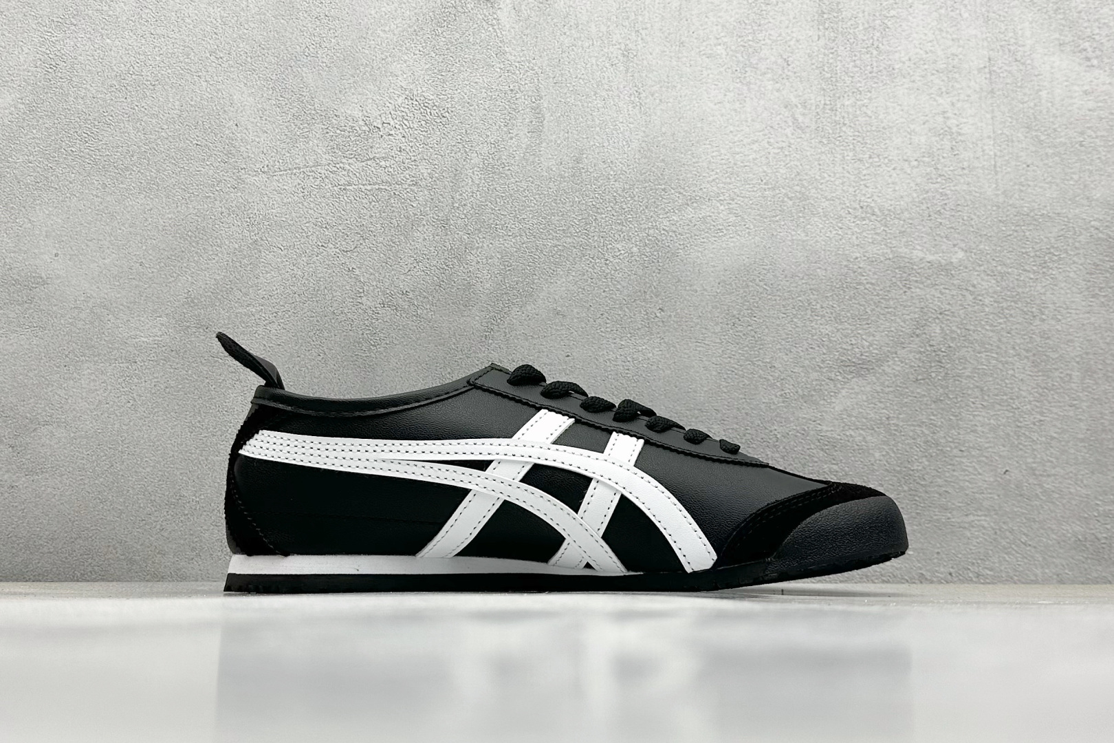  终端放店
SF版 鬼塚虎/Onitsuka Tiger Mexico 66®经典墨西哥系列低帮复古经典