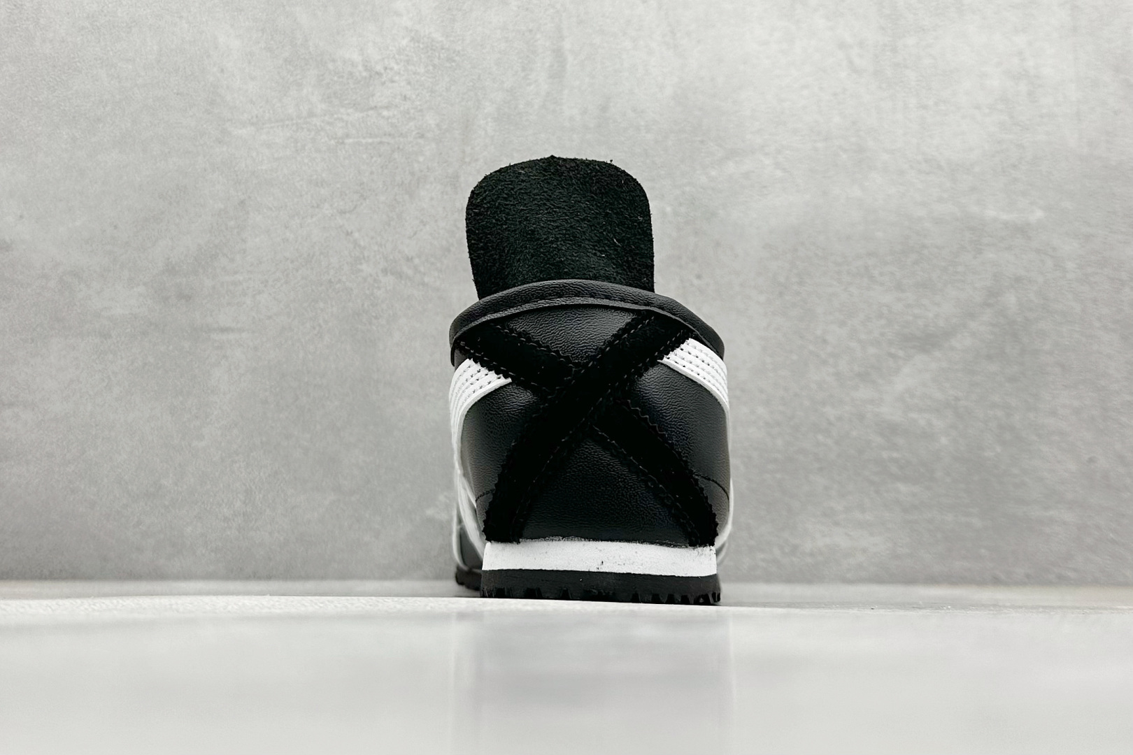  终端放店
SF版 鬼塚虎/Onitsuka Tiger Mexico 66®经典墨西哥系列低帮复古经典