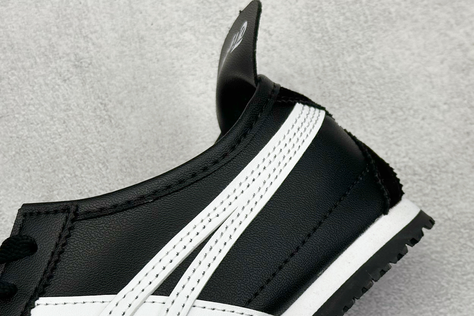  终端放店
SF版 鬼塚虎/Onitsuka Tiger Mexico 66®经典墨西哥系列低帮复古经典