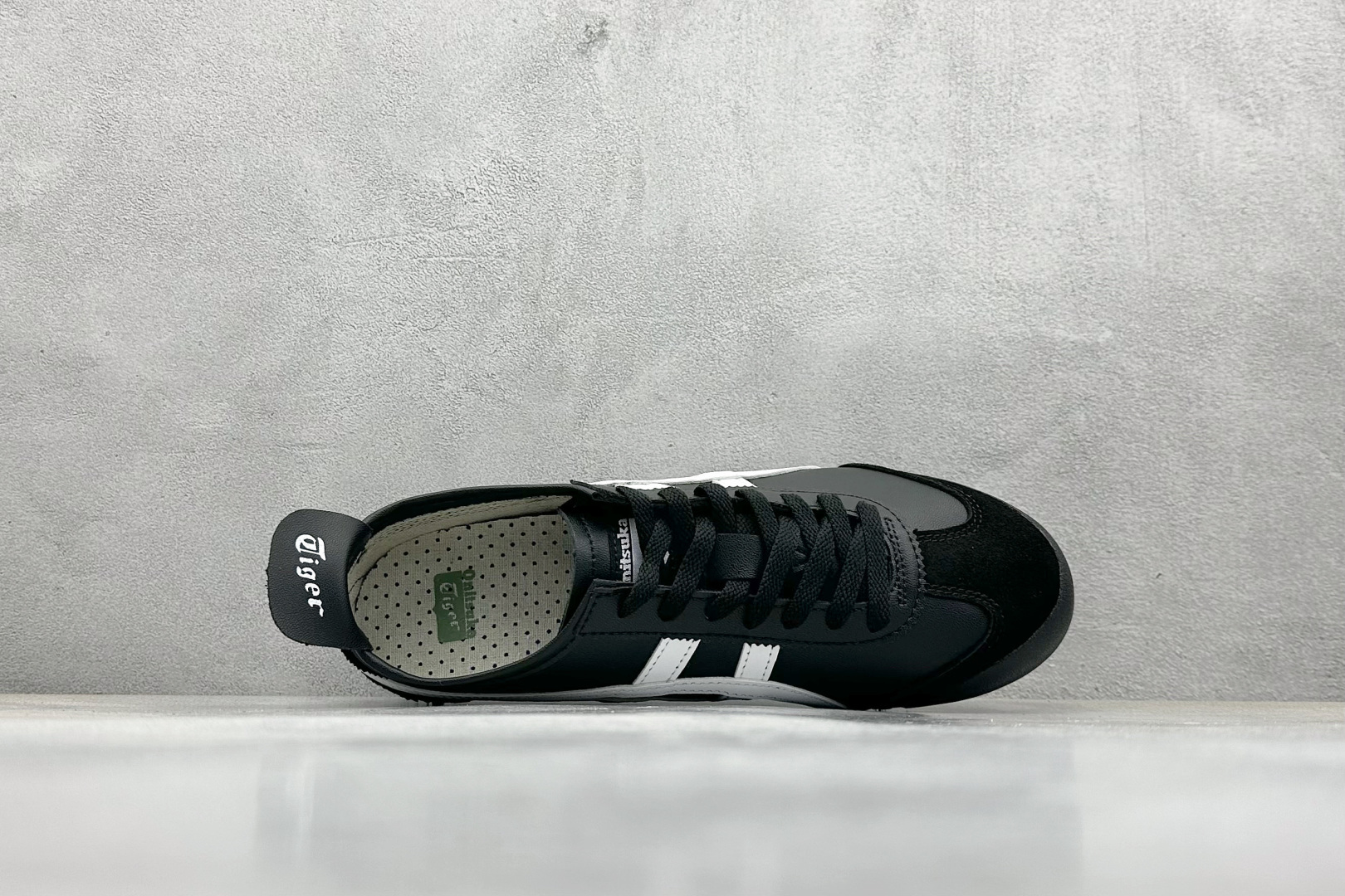  终端放店
SF版 鬼塚虎/Onitsuka Tiger Mexico 66®经典墨西哥系列低帮复古经典