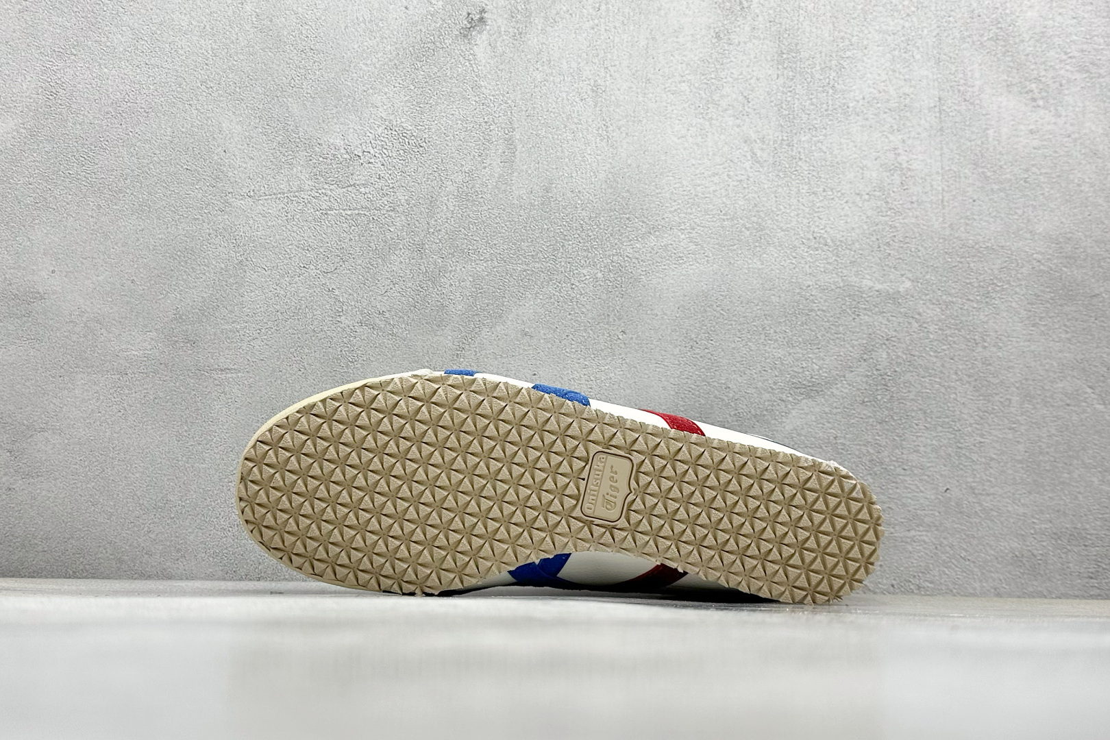  终端放店
SF版 鬼塚虎/Onitsuka Tiger Mexico 66®经典墨西哥系列低帮复古经典