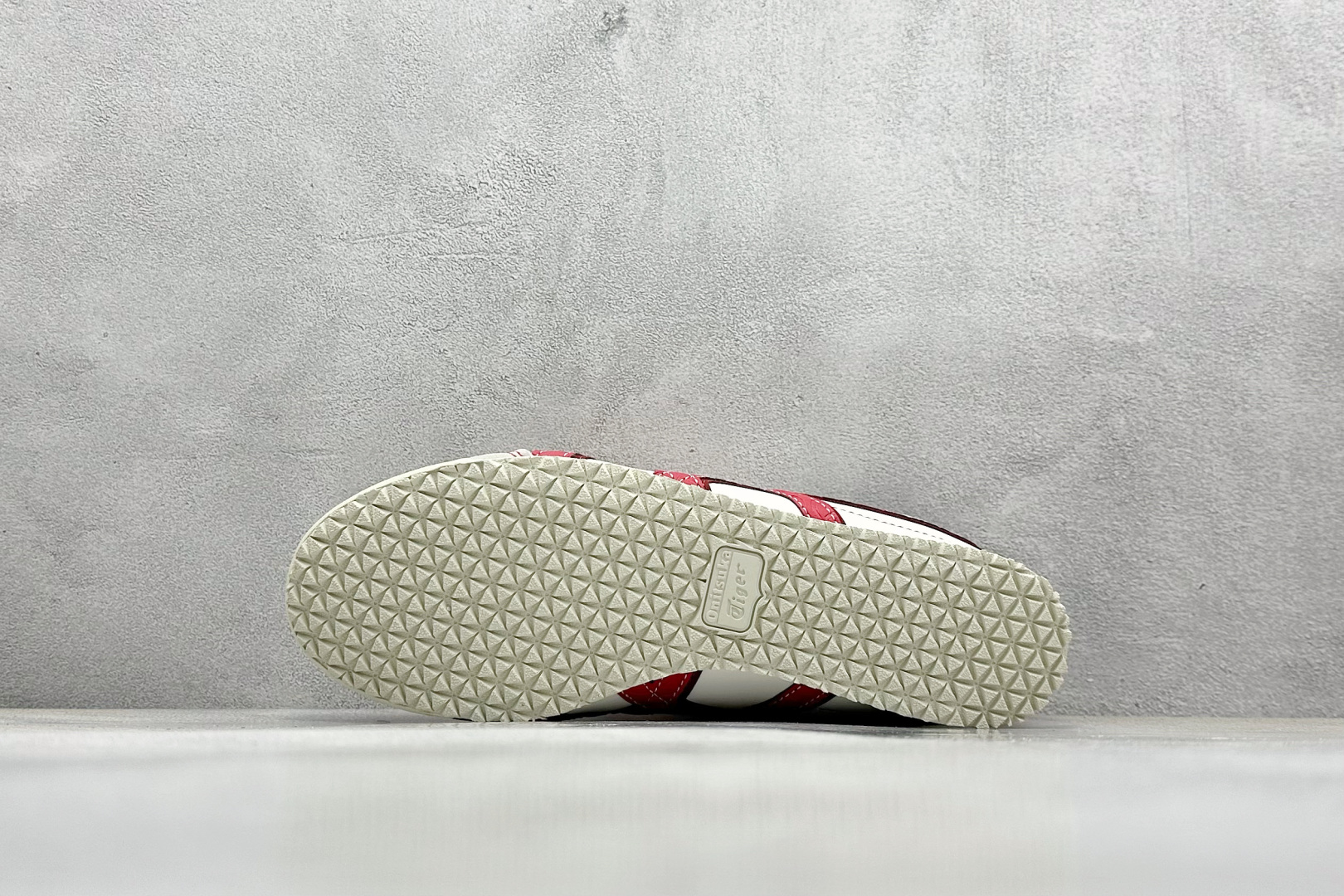  终端放店
SF版 鬼塚虎/Onitsuka Tiger Mexico 66®经典墨西哥系列低帮复古经典