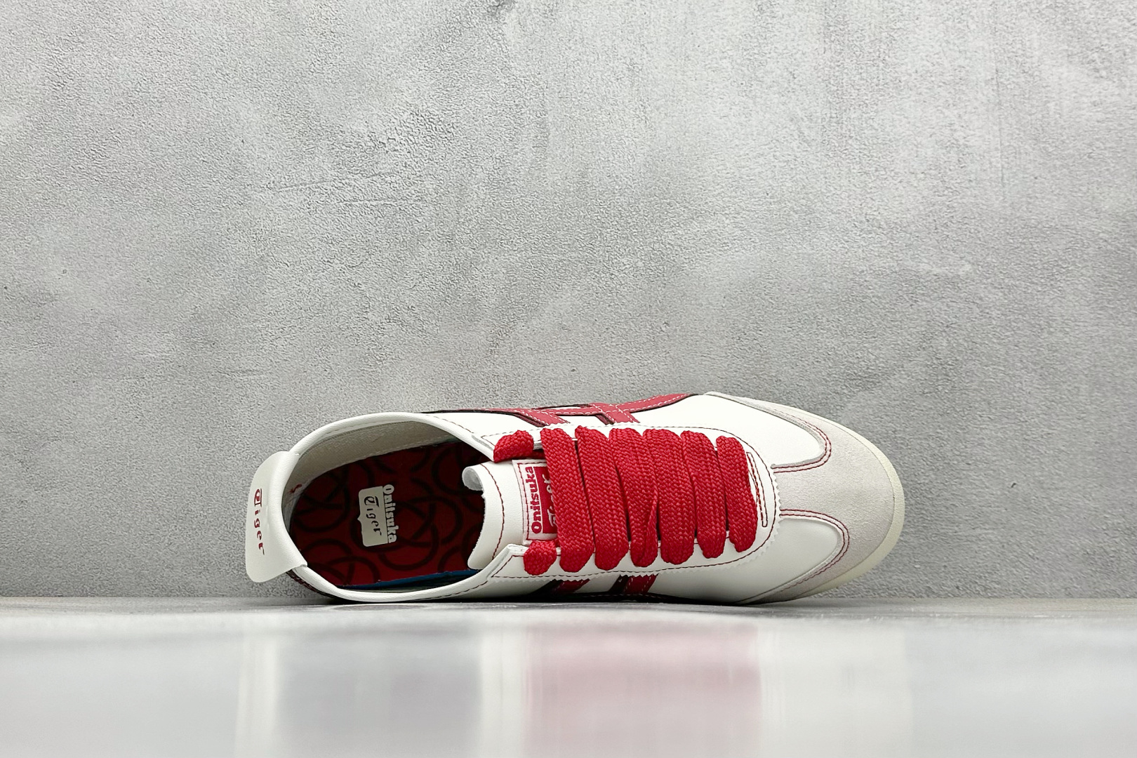  终端放店
SF版 鬼塚虎/Onitsuka Tiger Mexico 66®经典墨西哥系列低帮复古经典