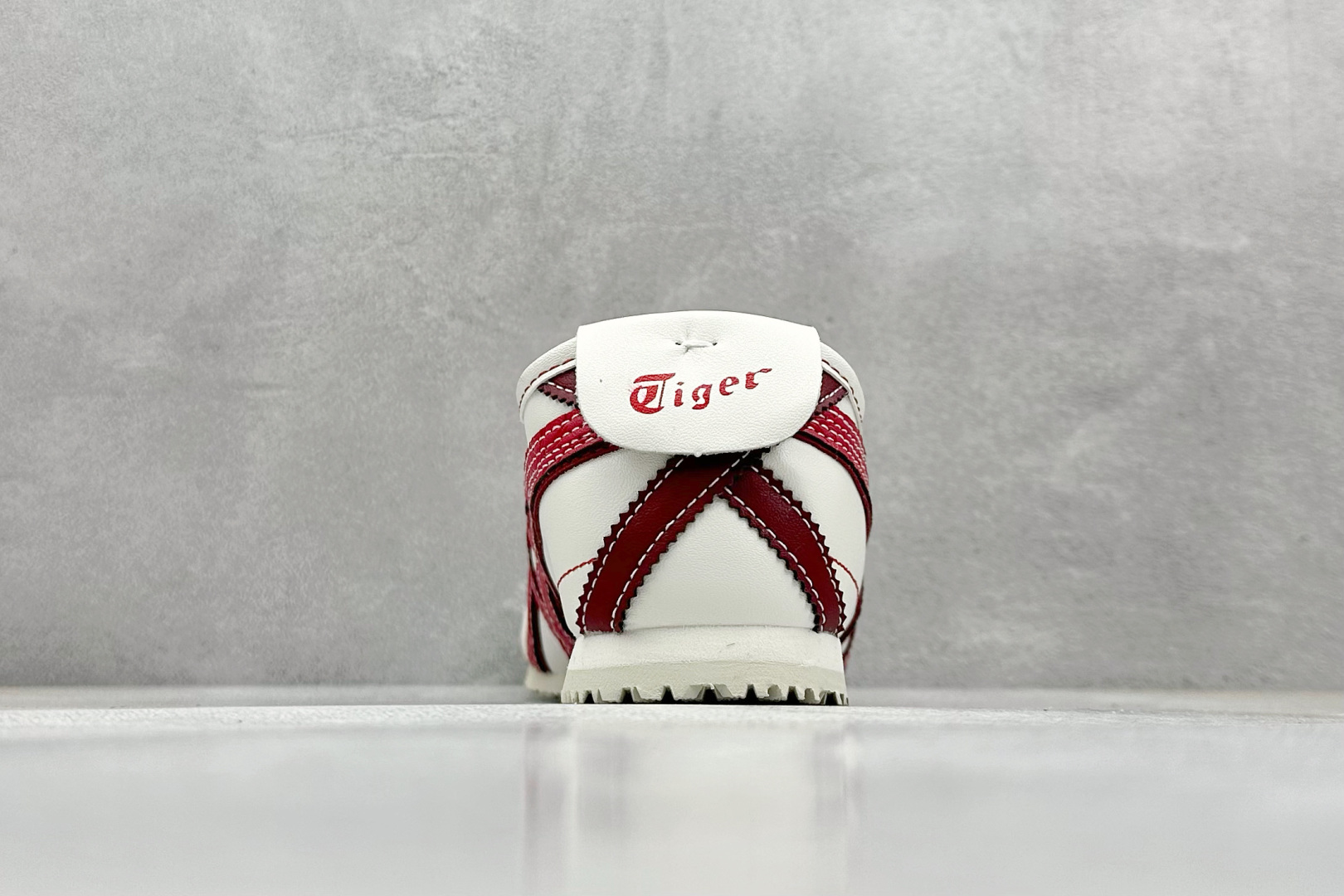  终端放店
SF版 鬼塚虎/Onitsuka Tiger Mexico 66®经典墨西哥系列低帮复古经典