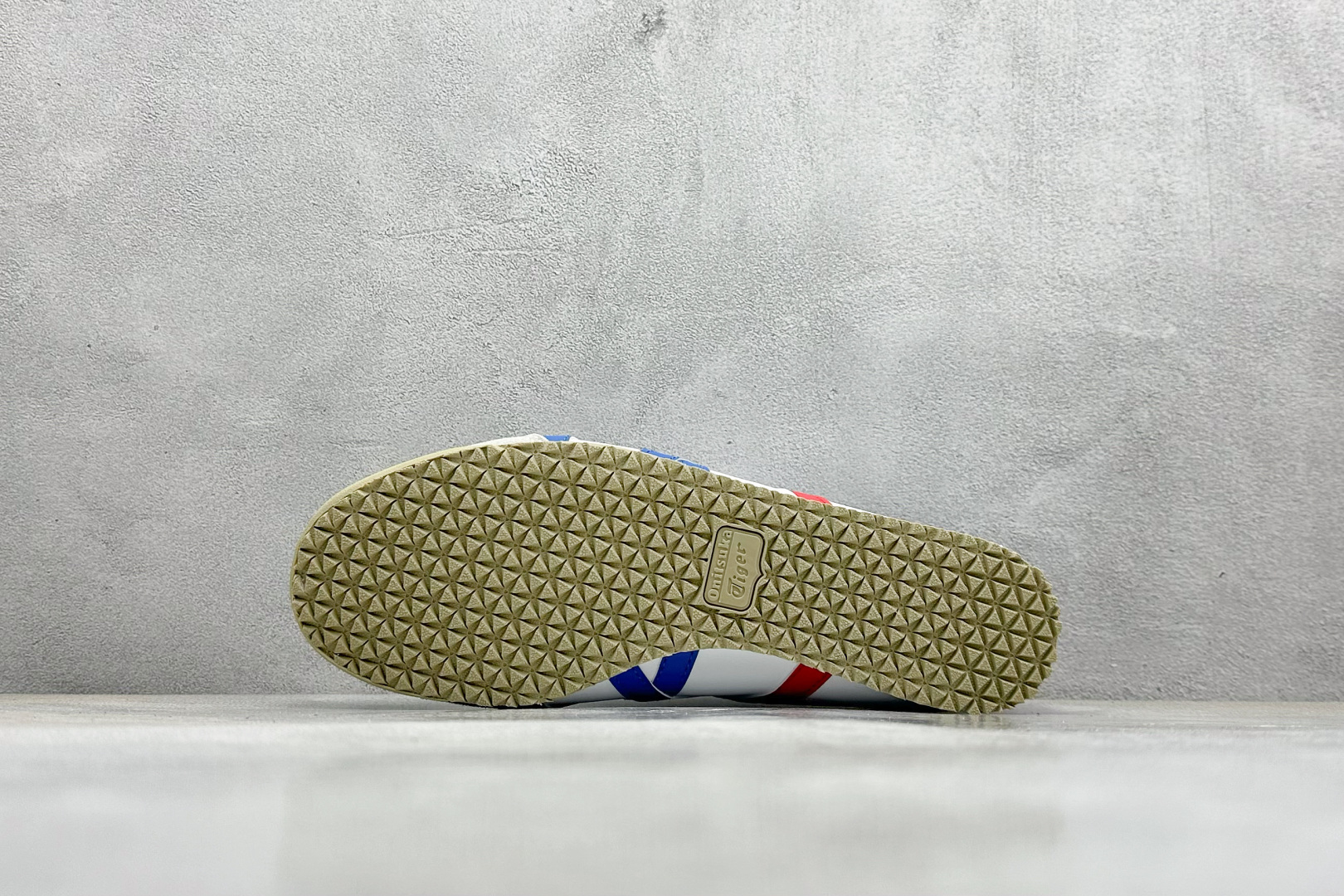  终端放店
SF版 鬼塚虎/Onitsuka Tiger Mexico 66®经典墨西哥系列低帮复古经典