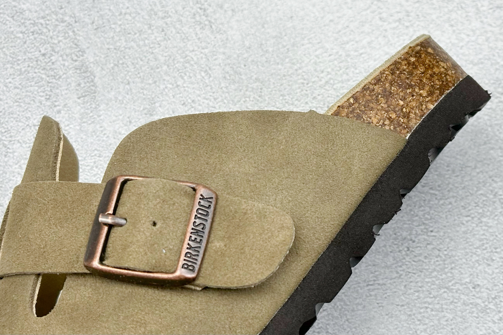  
Birkenstock  博肯 半托系列 #广东原产 采用质地柔软牛皮绒面革植入鞋垫和里衬材质 #中