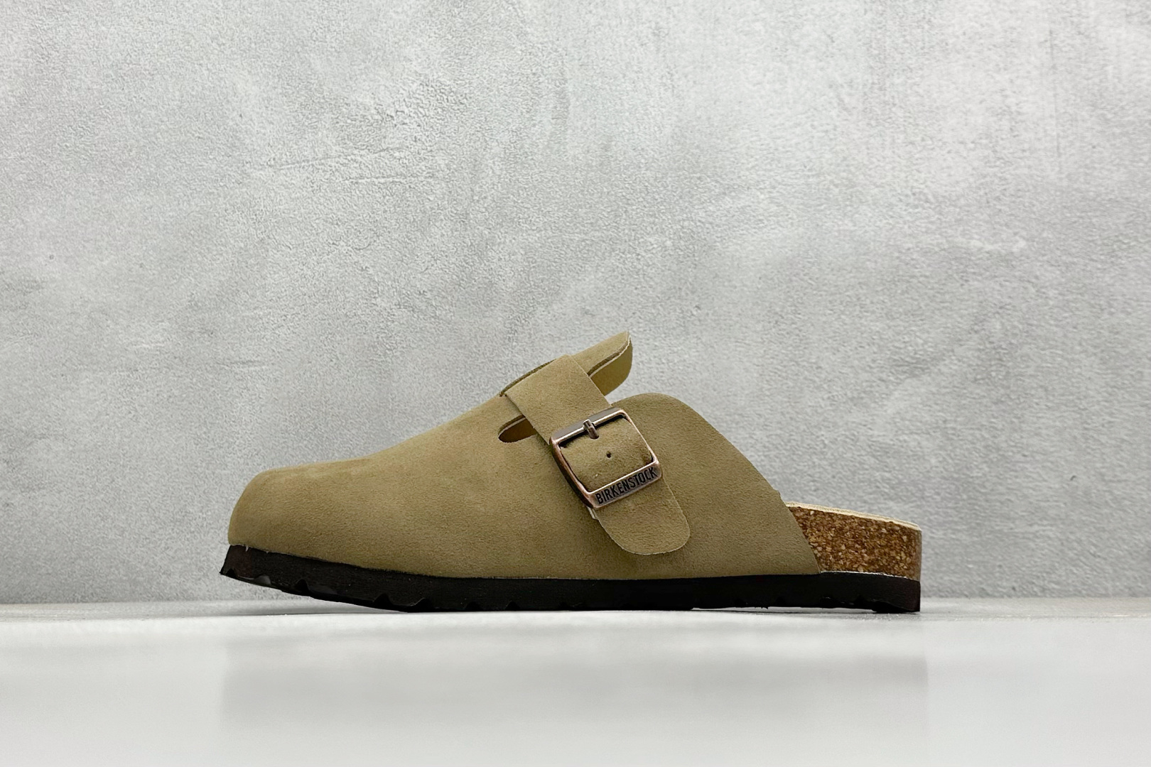  
Birkenstock  博肯 半托系列 #广东原产 采用质地柔软牛皮绒面革植入鞋垫和里衬材质 #中