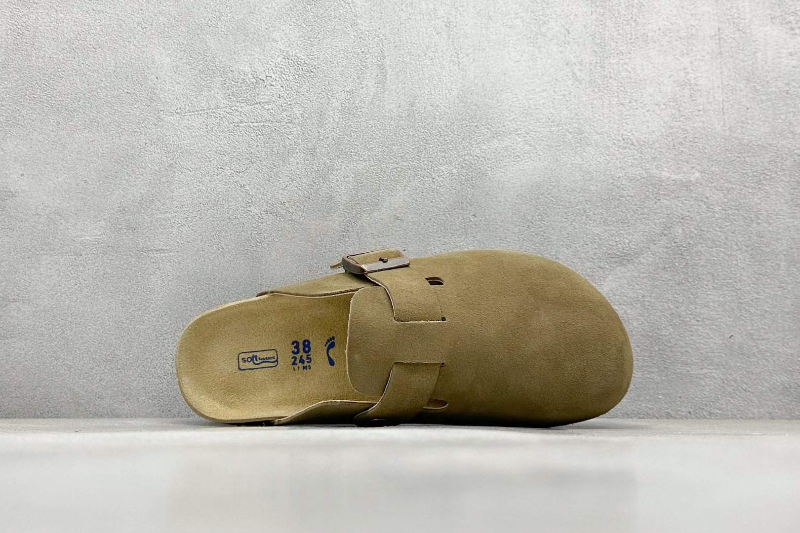  
Birkenstock  博肯 半托系列 #广东原产 采用质地柔软牛皮绒面革植入鞋垫和里衬材质 #中