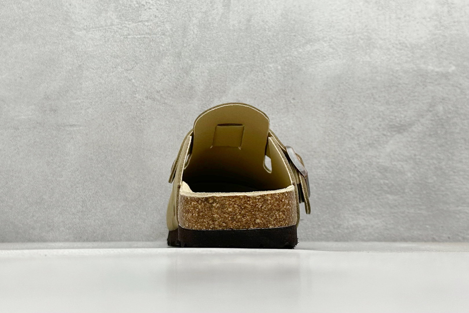  
Birkenstock  博肯 半托系列 #广东原产 采用质地柔软牛皮绒面革植入鞋垫和里衬材质 #中