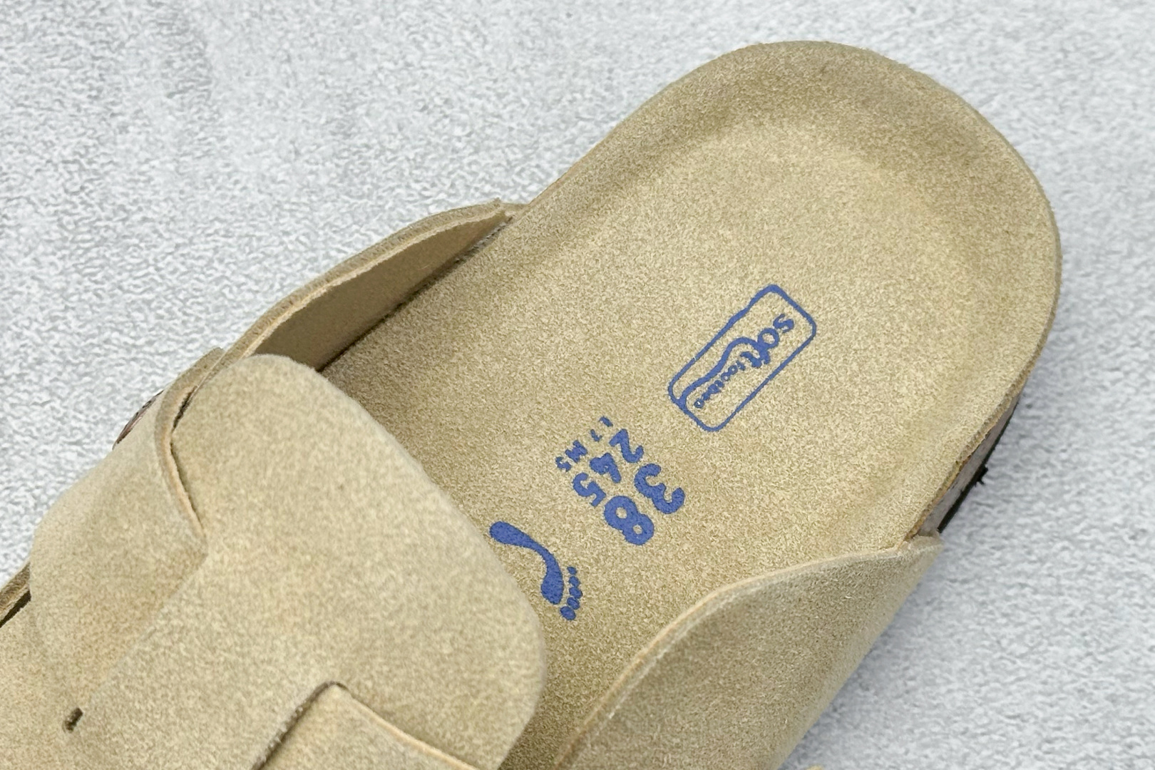  
Birkenstock  博肯 半托系列 #广东原产 采用质地柔软牛皮绒面革植入鞋垫和里衬材质 #中