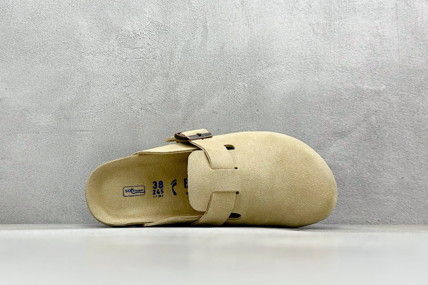  
Birkenstock  博肯 半托系列 #广东原产 采用质地柔软牛皮绒面革植入鞋垫和里衬材质 #中
