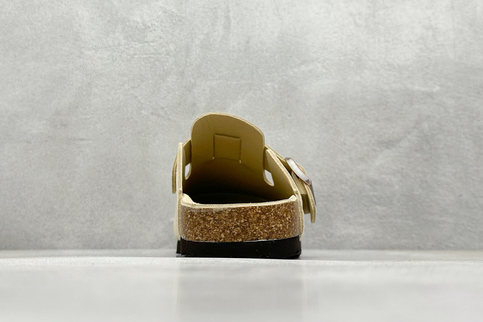  
Birkenstock  博肯 半托系列 #广东原产 采用质地柔软牛皮绒面革植入鞋垫和里衬材质 #中