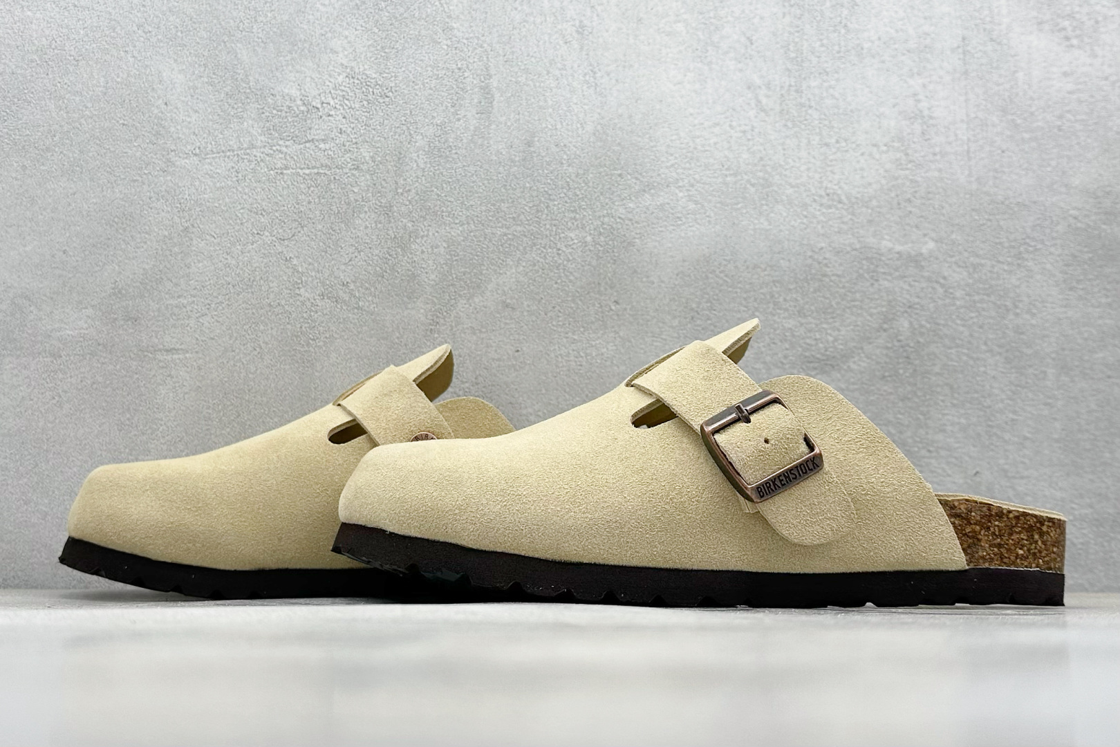  
Birkenstock  博肯 半托系列 #广东原产 采用质地柔软牛皮绒面革植入鞋垫和里衬材质 #中
