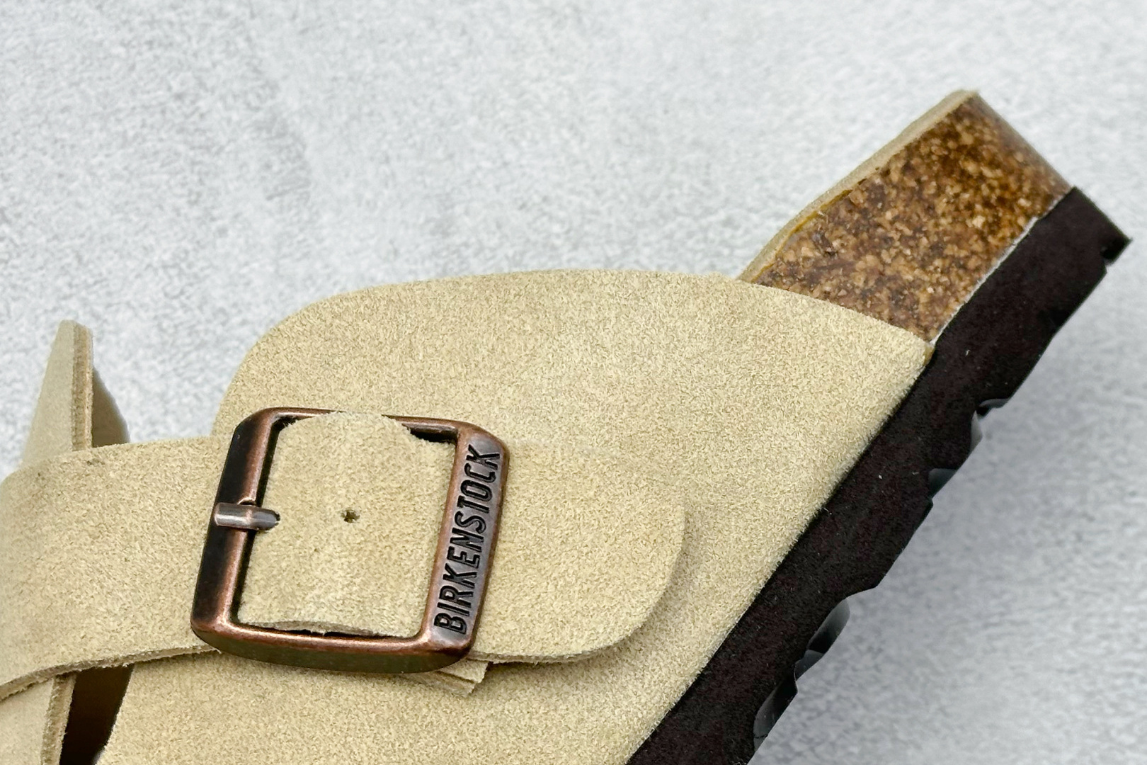  
Birkenstock  博肯 半托系列 #广东原产 采用质地柔软牛皮绒面革植入鞋垫和里衬材质 #中