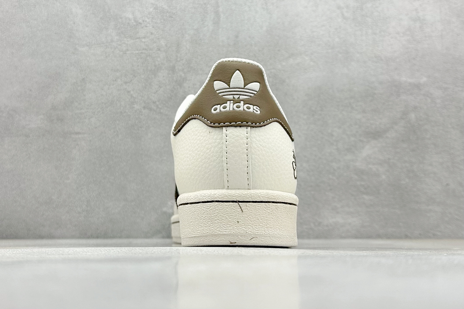 AD Originals Superstar x Stussy 白黑棕 HD2205