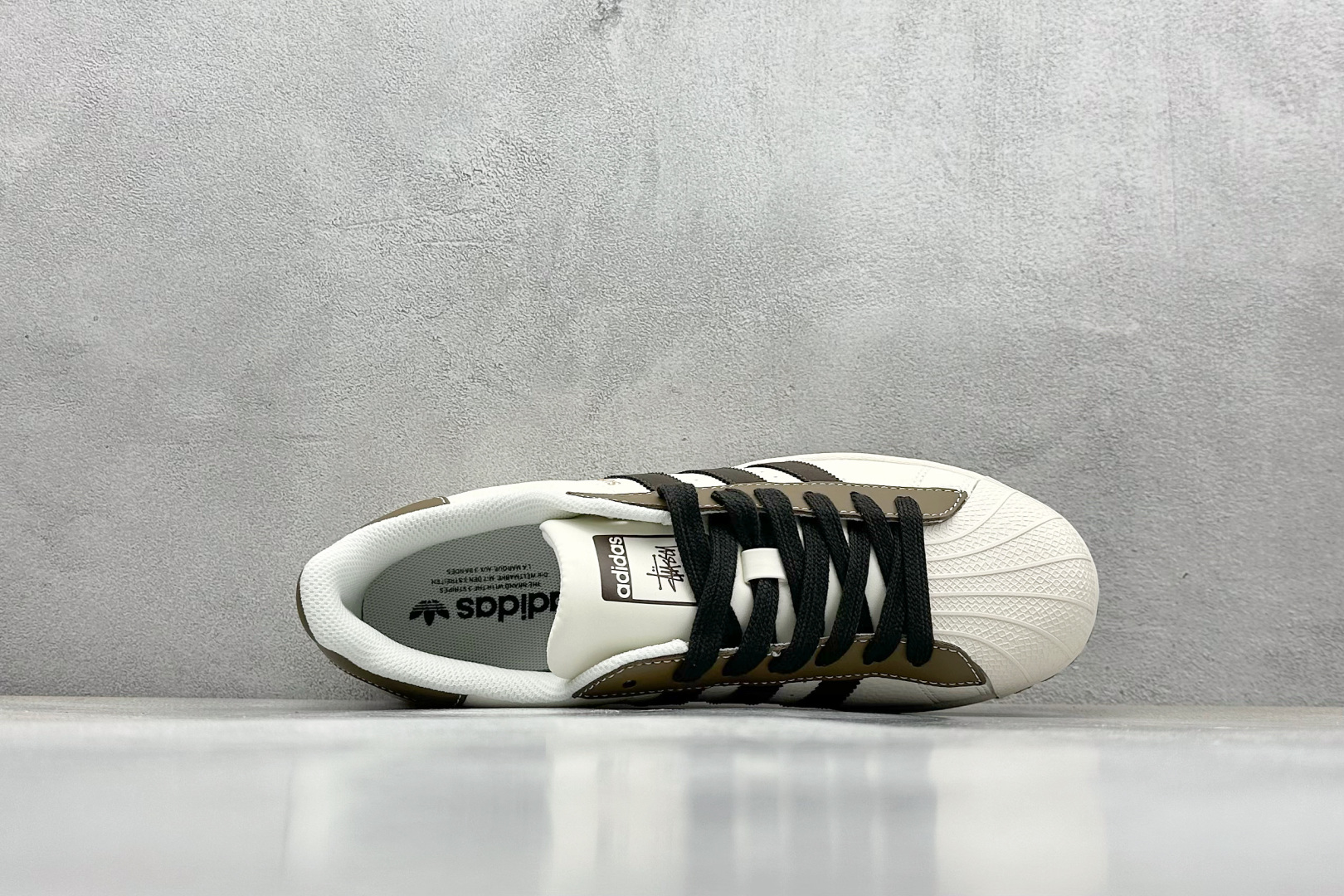 AD Originals Superstar x Stussy 白黑棕 HD2205