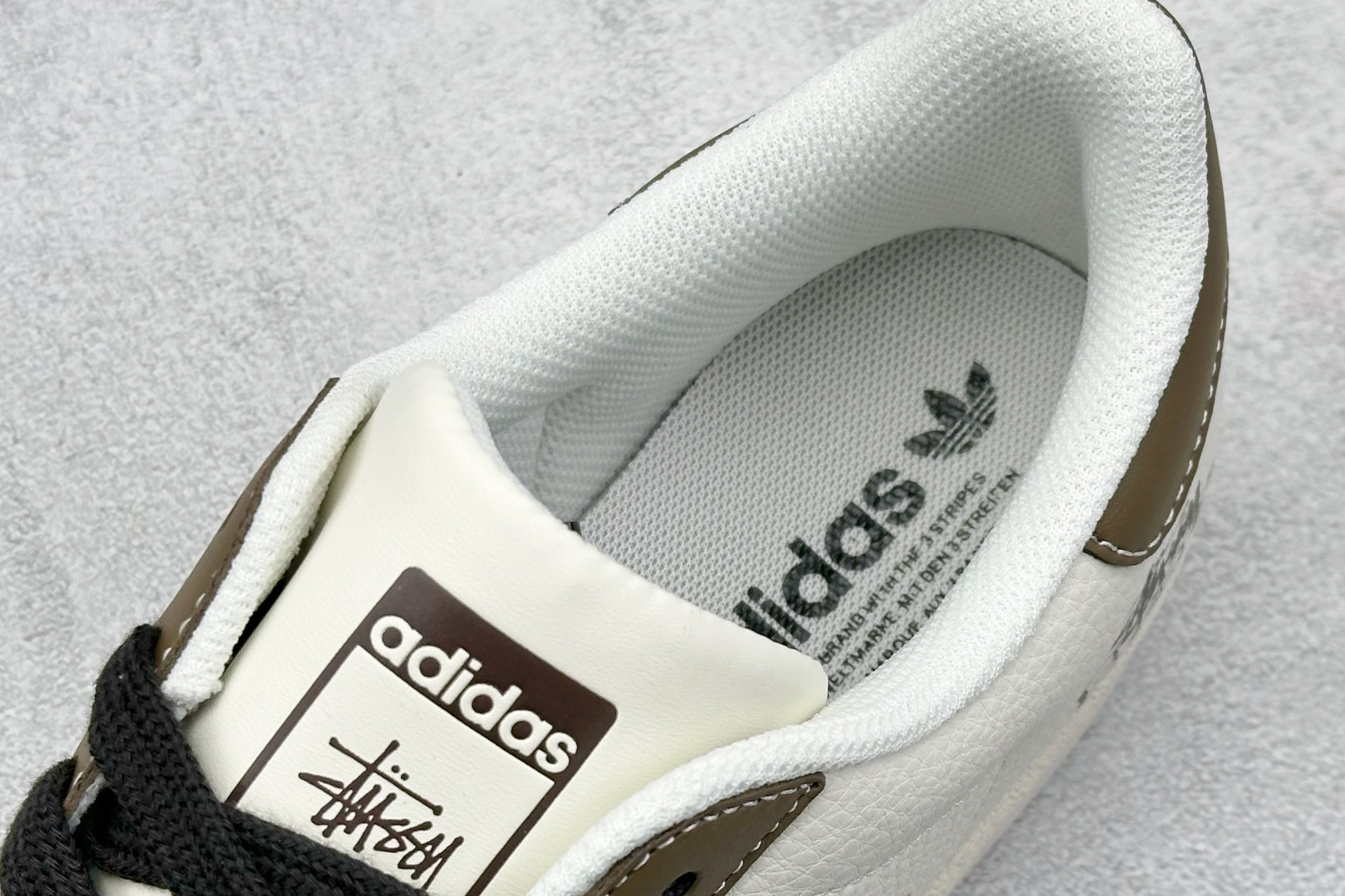 AD Originals Superstar x Stussy 白黑棕 HD2205