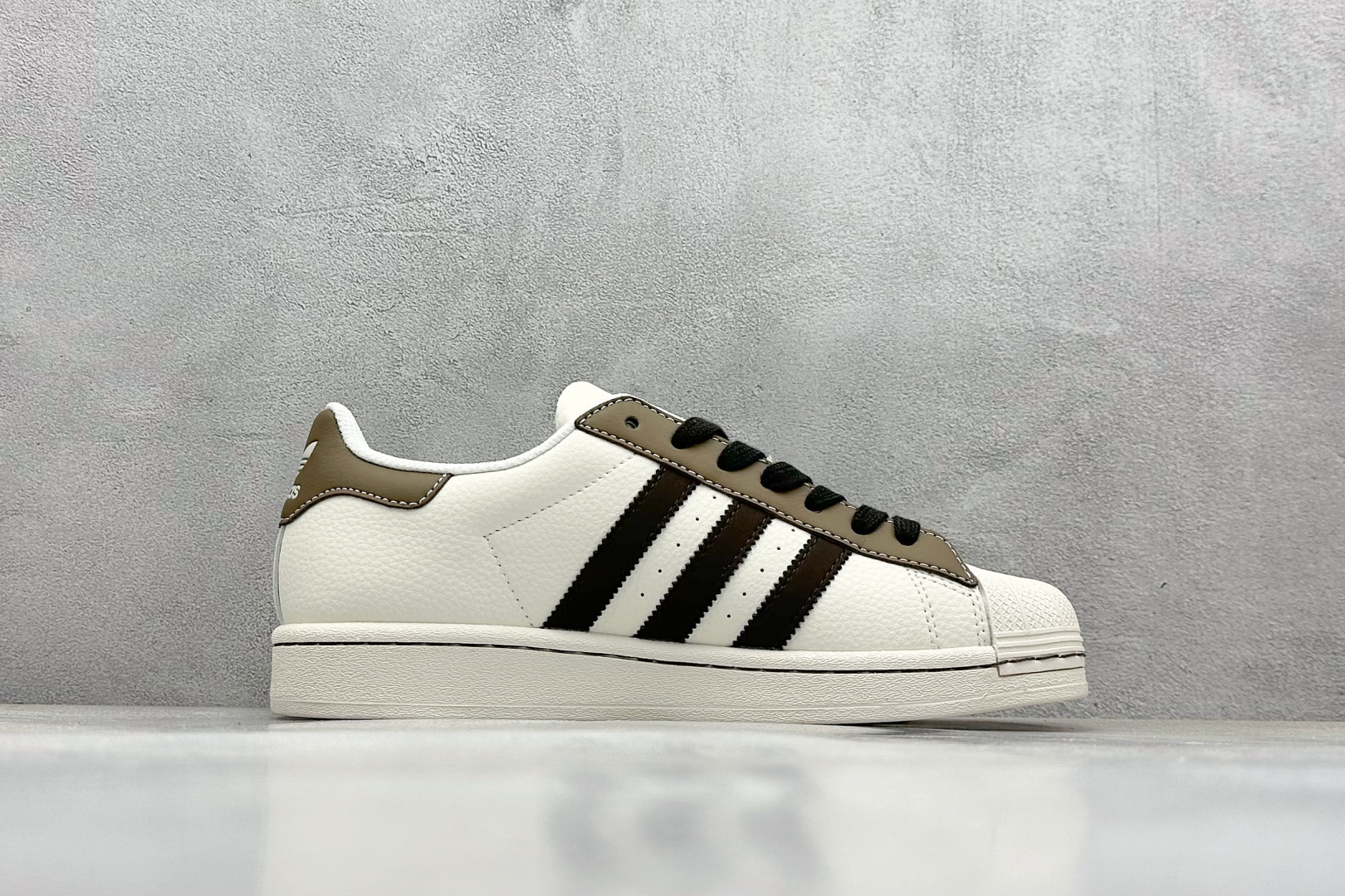 AD Originals Superstar x Stussy 白黑棕 HD2205