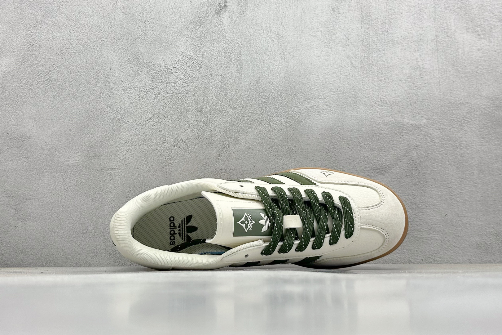  
adidas originals Samba OG x Louis Vuitton 米白绿生胶
此款