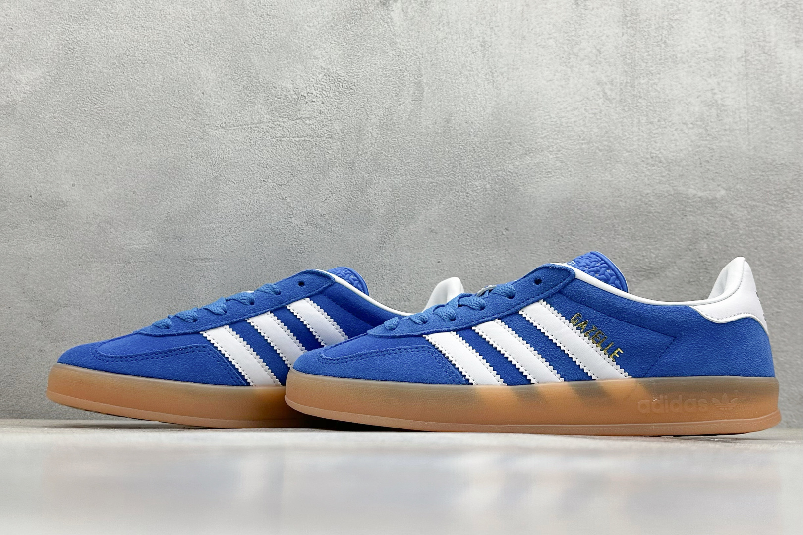 
adidas Originals Gazelle INdoor 蓝白
三叶草休闲防滑耐磨低帮板鞋
鞋
