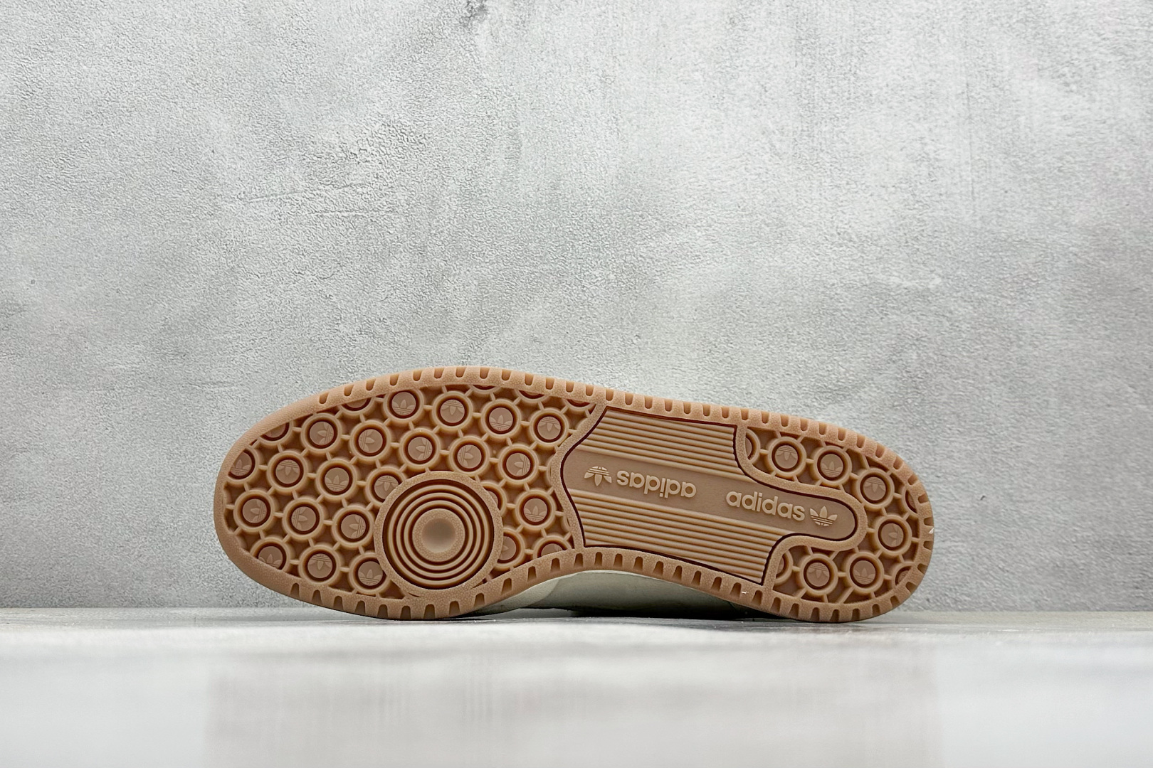  
Adidas Forum Low CL 三叶草低帮
公司级版本 极力推荐
经典复古板鞋 男女潮流头层