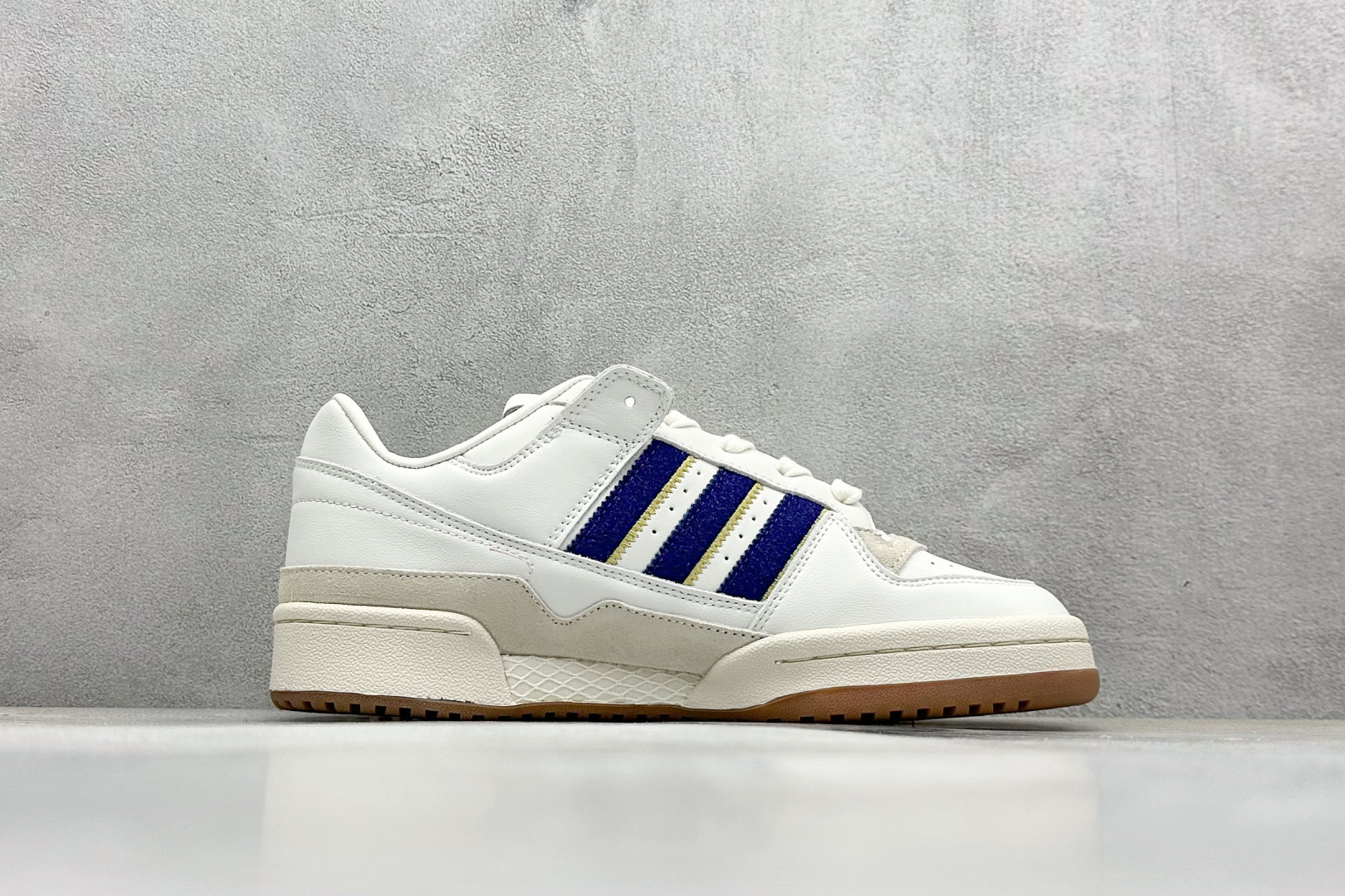  
Adidas Forum Low CL 三叶草低帮
公司级版本 极力推荐
经典复古板鞋 男女潮流头层