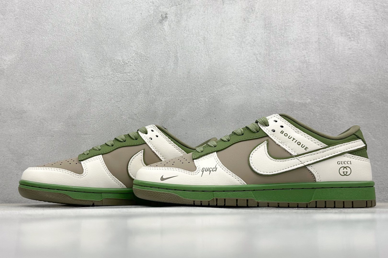  
Nike SB Dunk Low x GUCCI 白棕绿小钩
纯原大厂出品 极力推荐
原装头层材料 