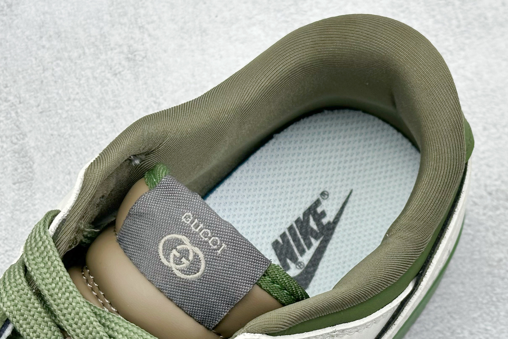  
Nike SB Dunk Low x GUCCI 白棕绿小钩
纯原大厂出品 极力推荐
原装头层材料 