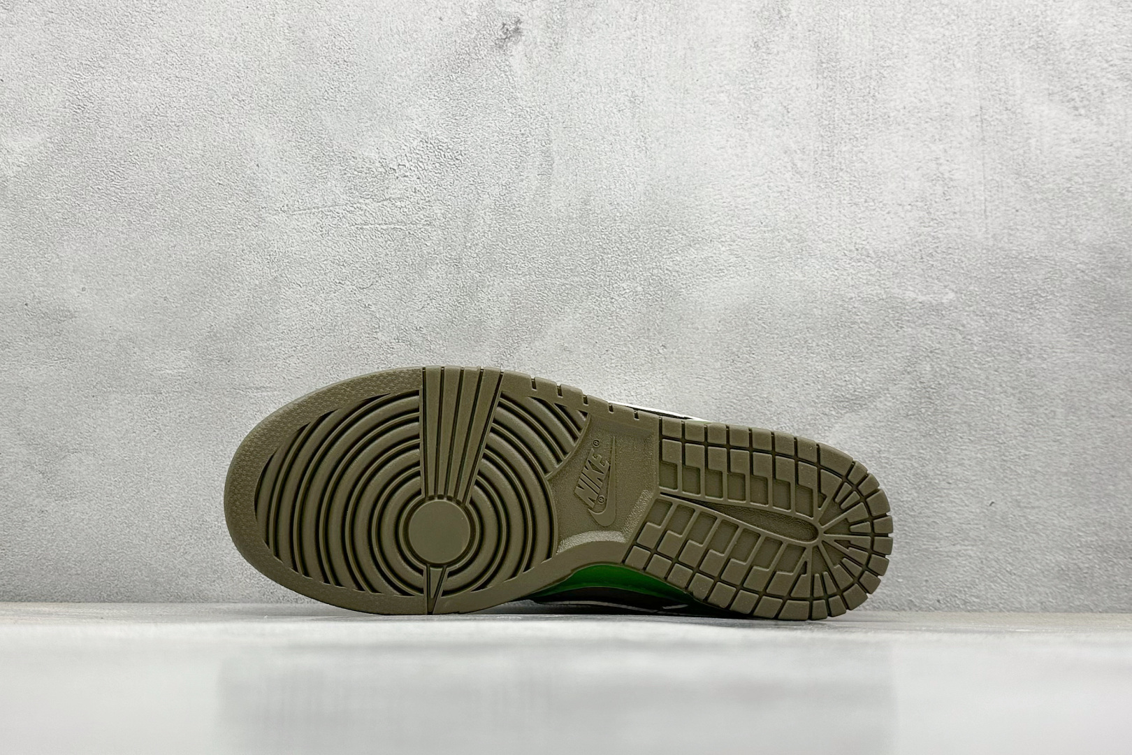  
Nike SB Dunk Low x GUCCI 白棕绿小钩
纯原大厂出品 极力推荐
原装头层材料 