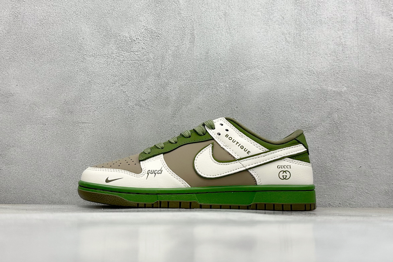  
Nike SB Dunk Low x GUCCI 白棕绿小钩
纯原大厂出品 极力推荐
原装头层材料 