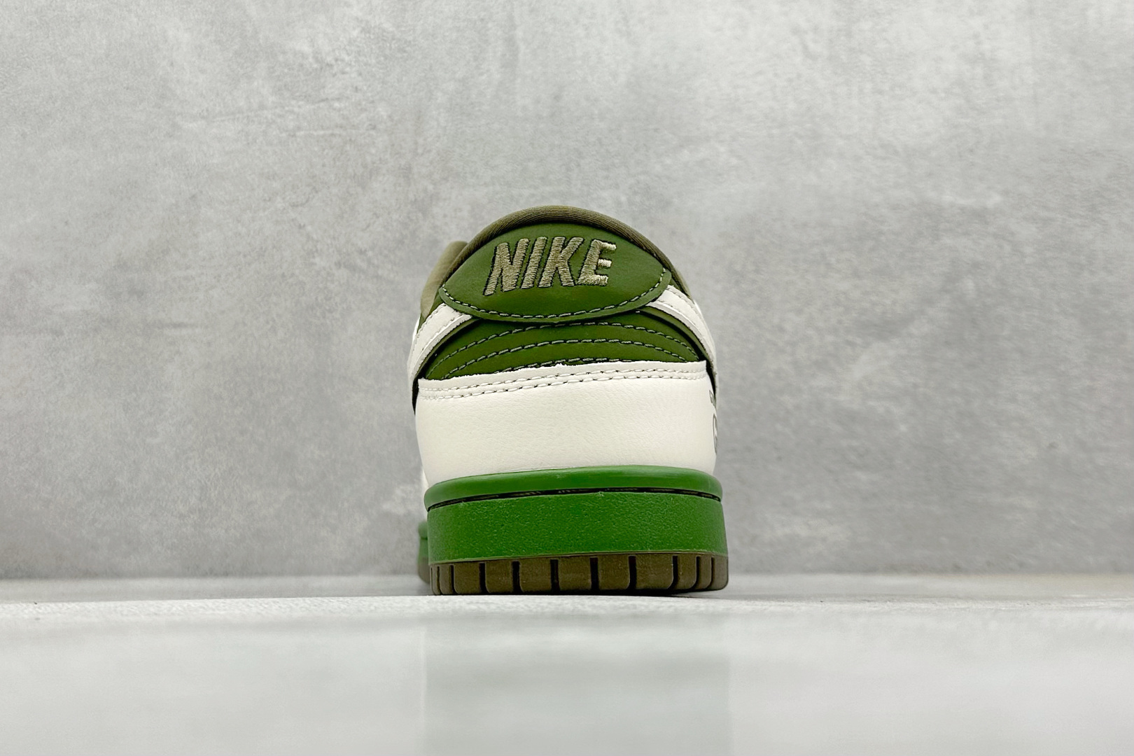  
Nike SB Dunk Low x GUCCI 白棕绿小钩
纯原大厂出品 极力推荐
原装头层材料 