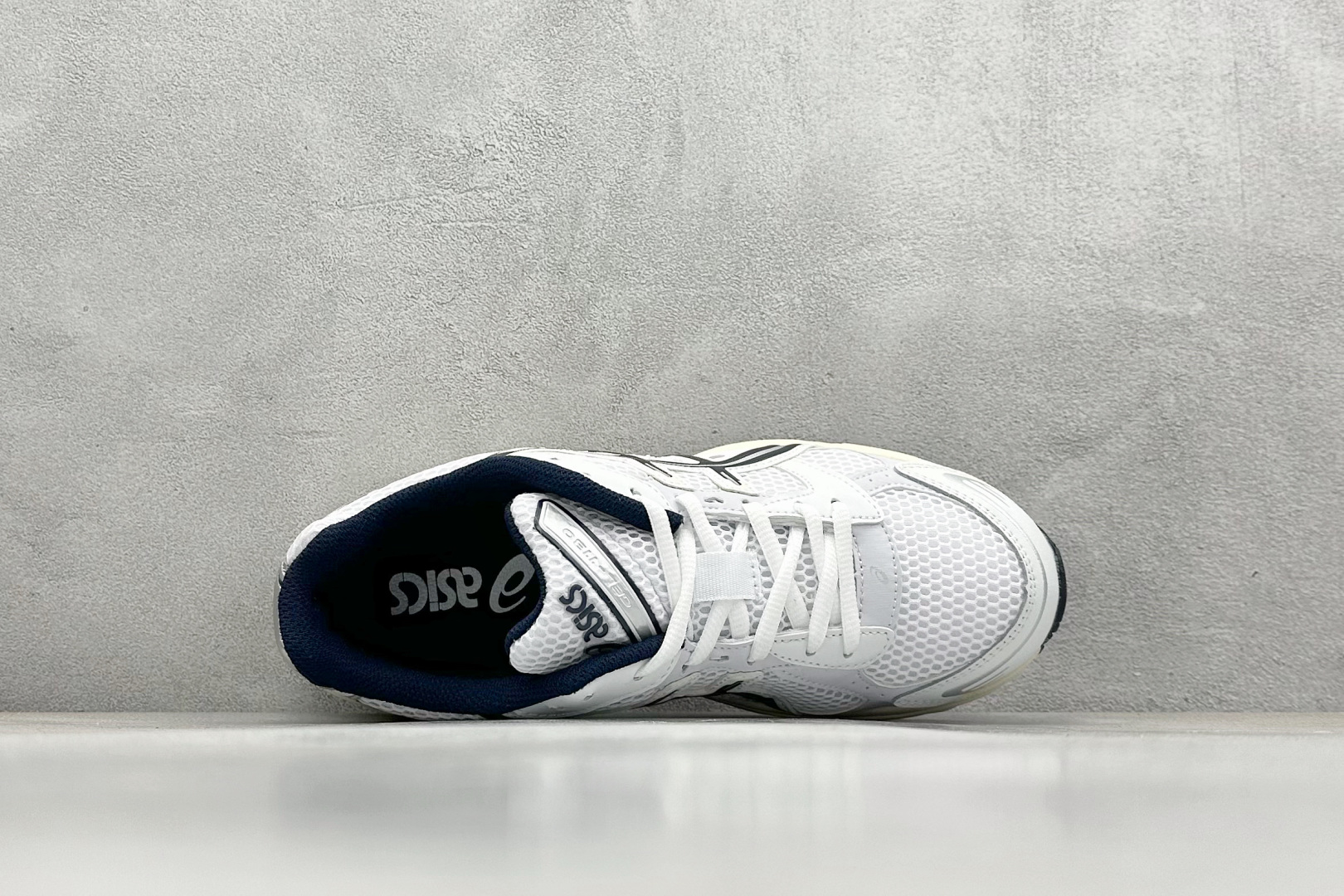  
Asics Tiger GEL-1130 亚瑟士户外风低帮休闲运动跑步鞋 
#鞋款选用网眼与皮革相