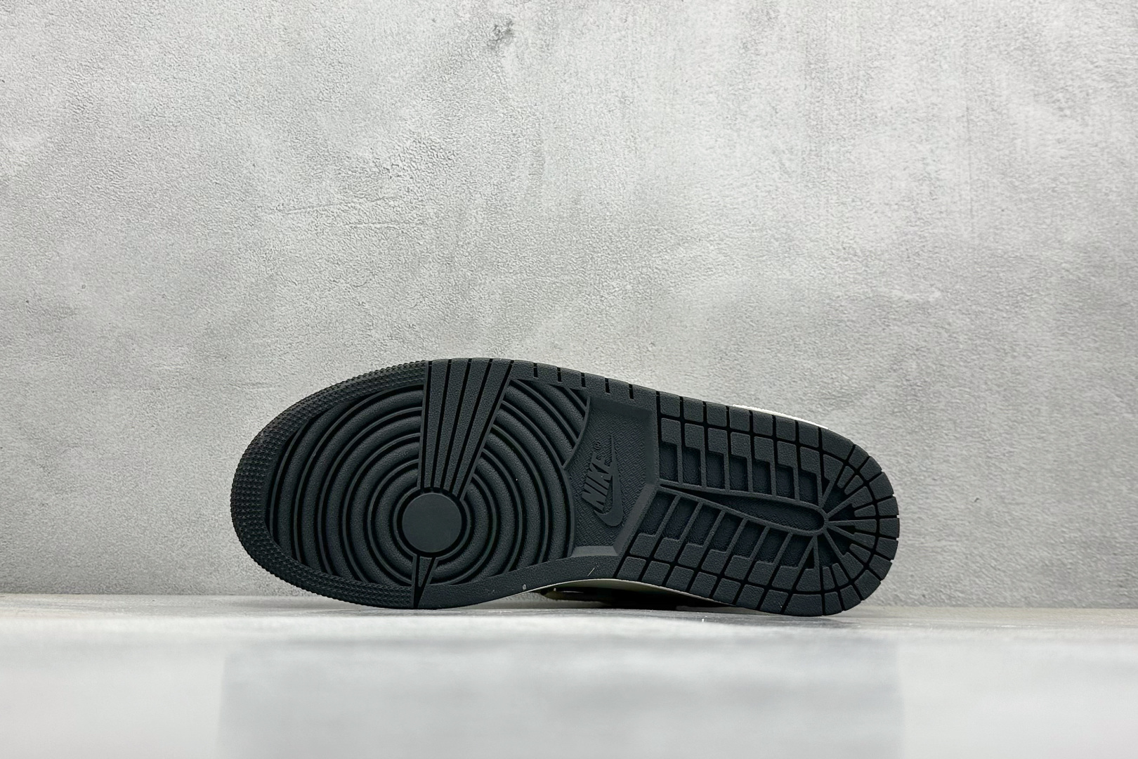  终端放店
FS版 Air Jordan 1 Low AJ1 熊猫恶作剧 说唱主题-大人物 低帮文化休闲