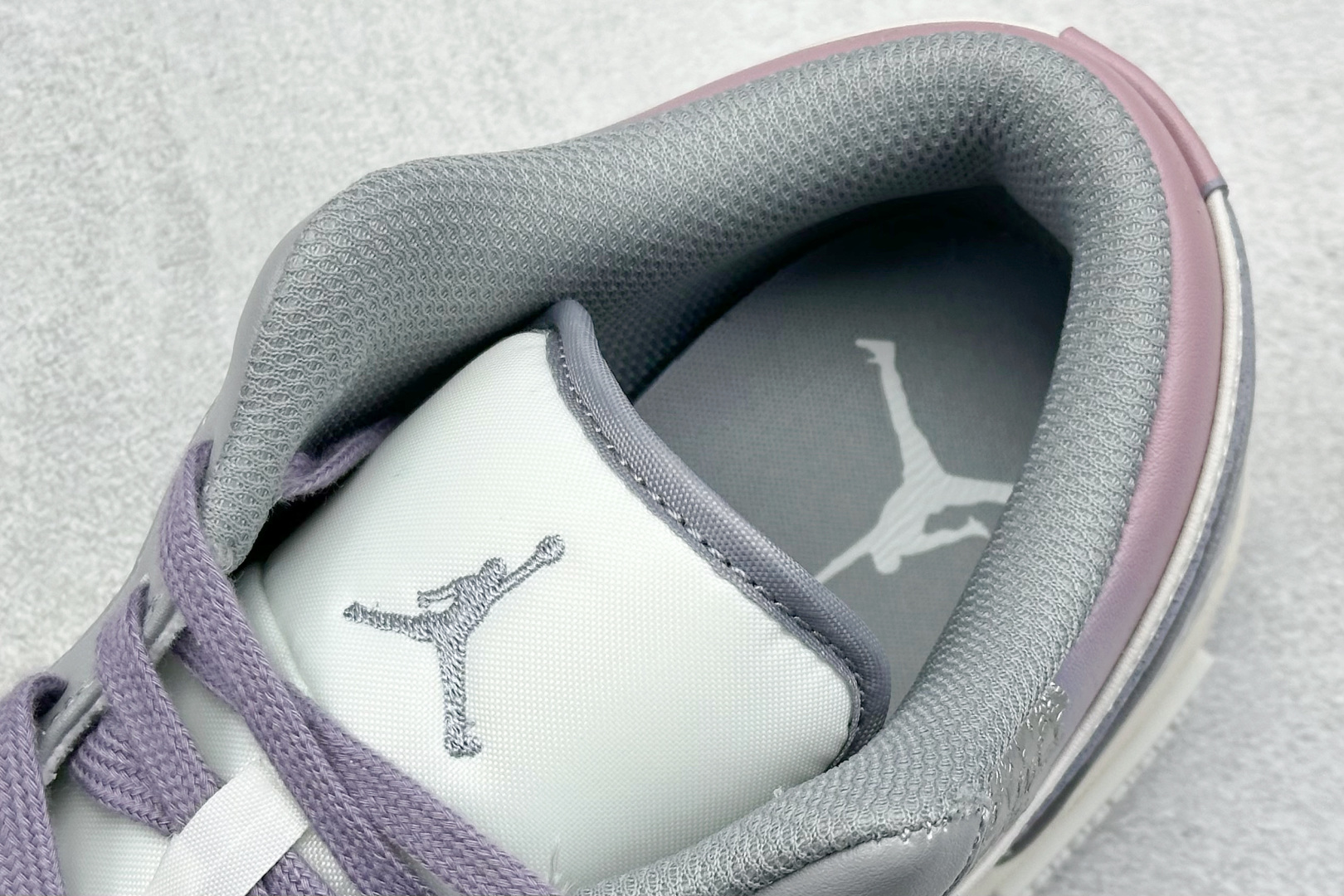  终端放店
FS版 Air Jordan 1 Low 摩登微境
此款整体围绕熊猫恶作剧丛林穿越主题设计，
