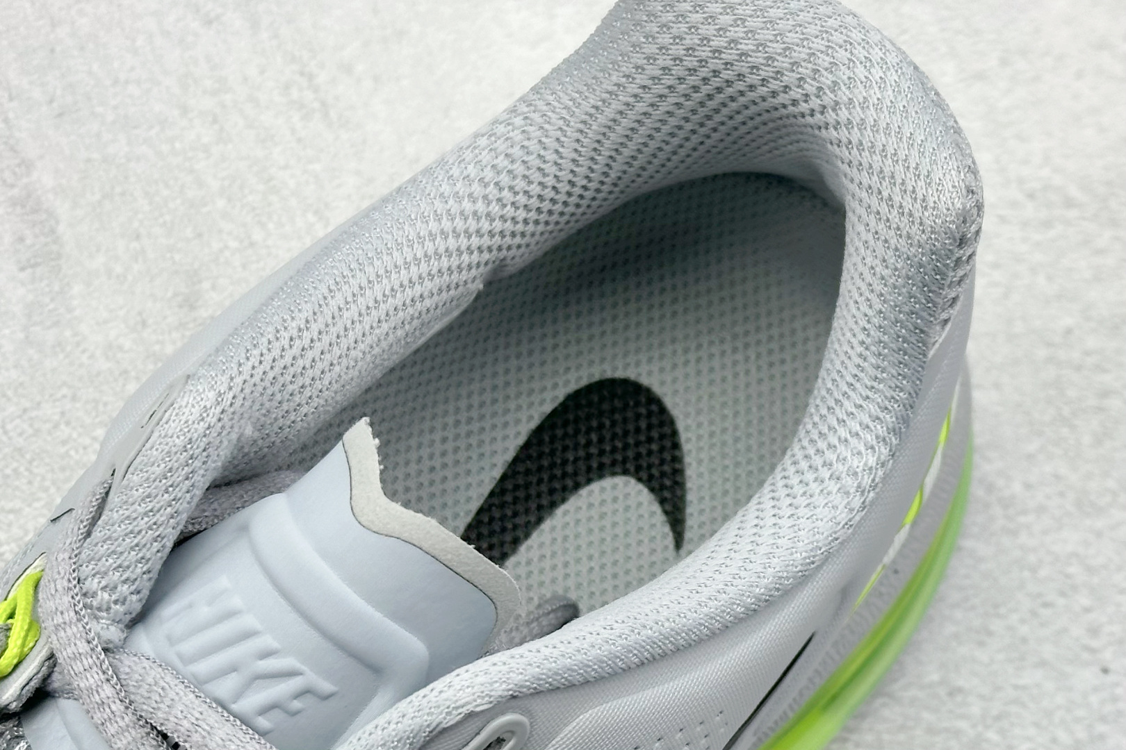  终端放店
YH版 NIKE Air Max 2013 耐克复古透气网布
全掌气垫 缓震跑步鞋 
#搭