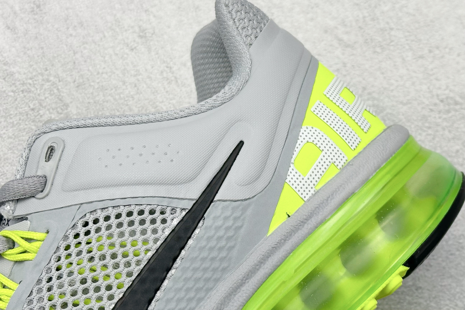  终端放店
YH版 NIKE Air Max 2013 耐克复古透气网布
全掌气垫 缓震跑步鞋 
#搭