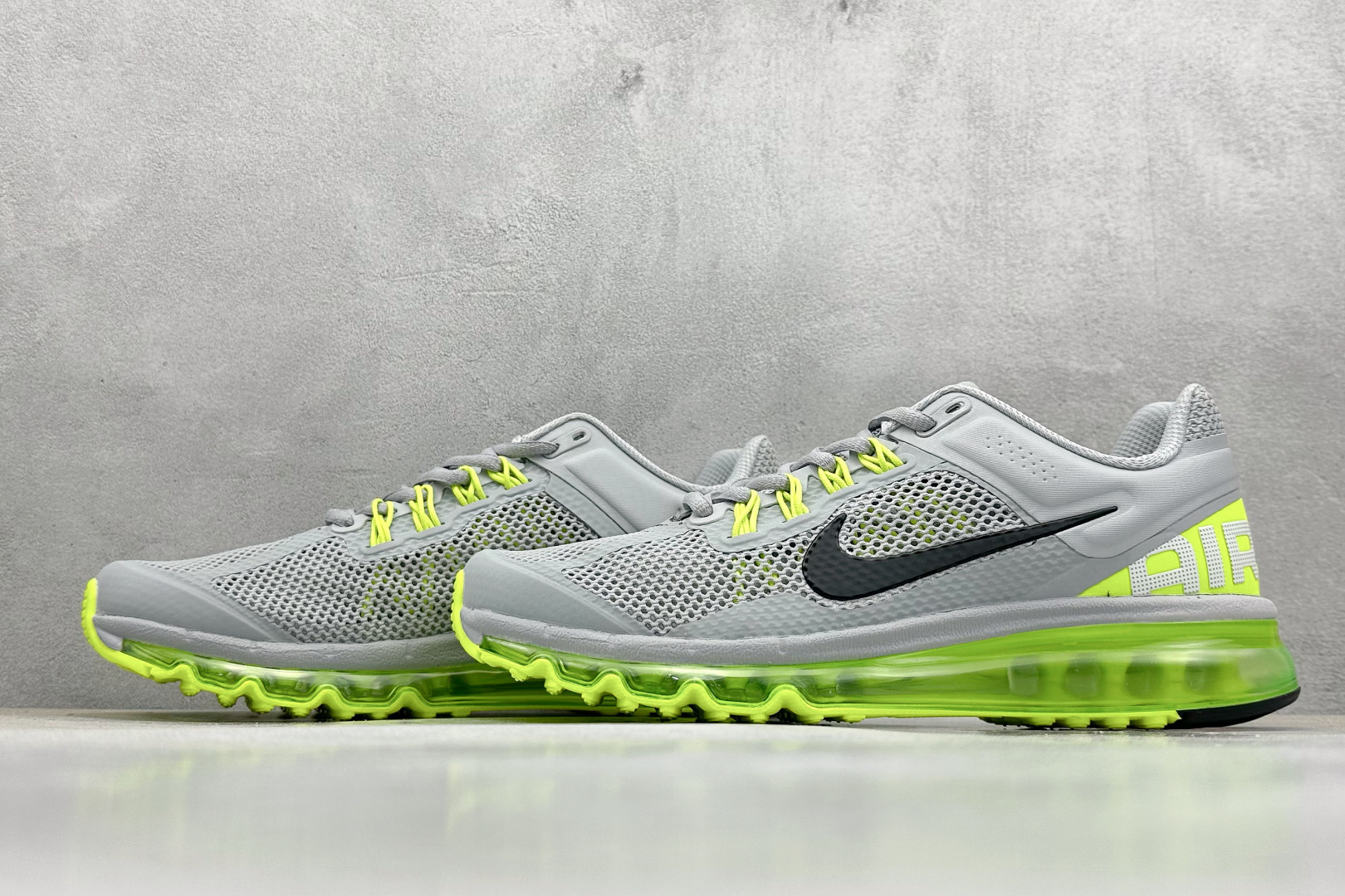  终端放店
YH版 NIKE Air Max 2013 耐克复古透气网布
全掌气垫 缓震跑步鞋 
#搭