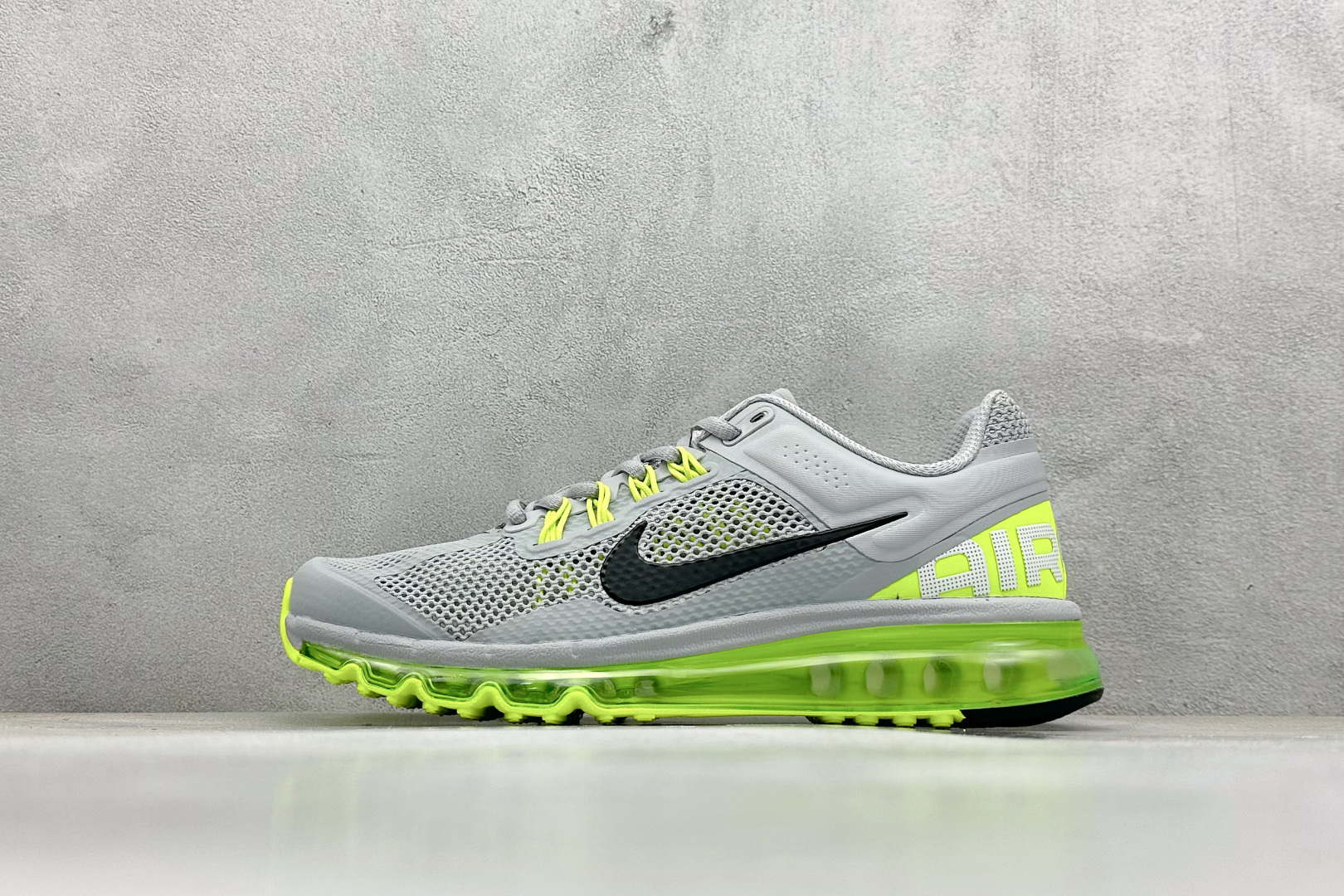  终端放店
YH版 NIKE Air Max 2013 耐克复古透气网布
全掌气垫 缓震跑步鞋 
#搭