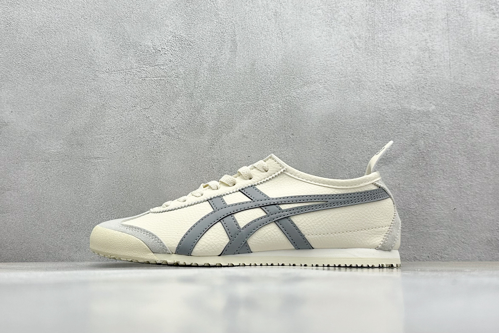  终端放店
SF版 鬼塚虎/Onitsuka Tiger Mexico 66®经典墨西哥系列低帮复古经典