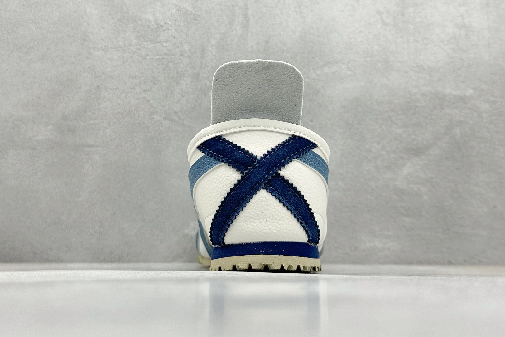  终端放店
SF版 鬼塚虎/Onitsuka Tiger Mexico 66®经典墨西哥系列低帮复古经典