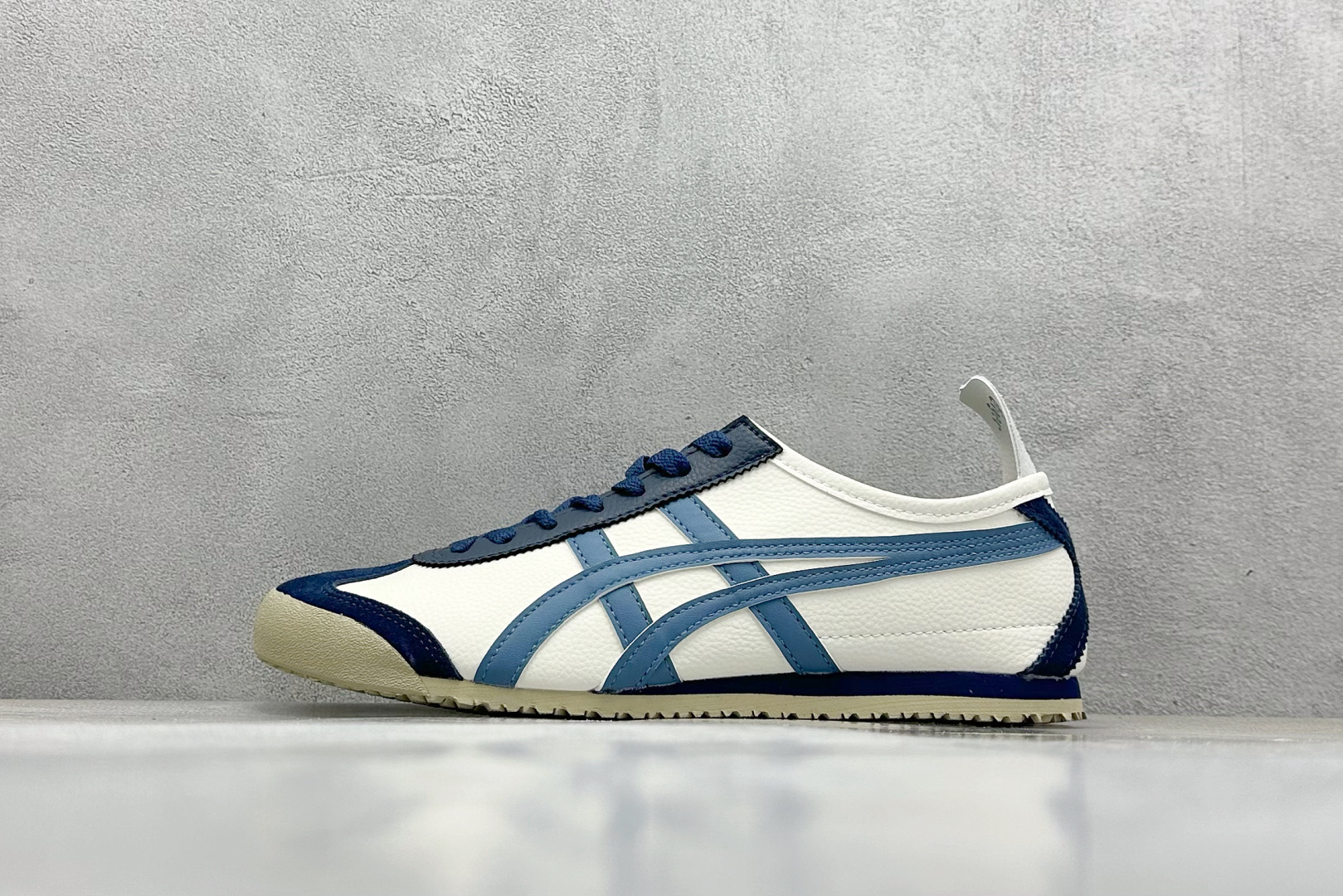 终端放店
SF版 鬼塚虎/Onitsuka Tiger Mexico 66®经典墨西哥系列低帮复古经典