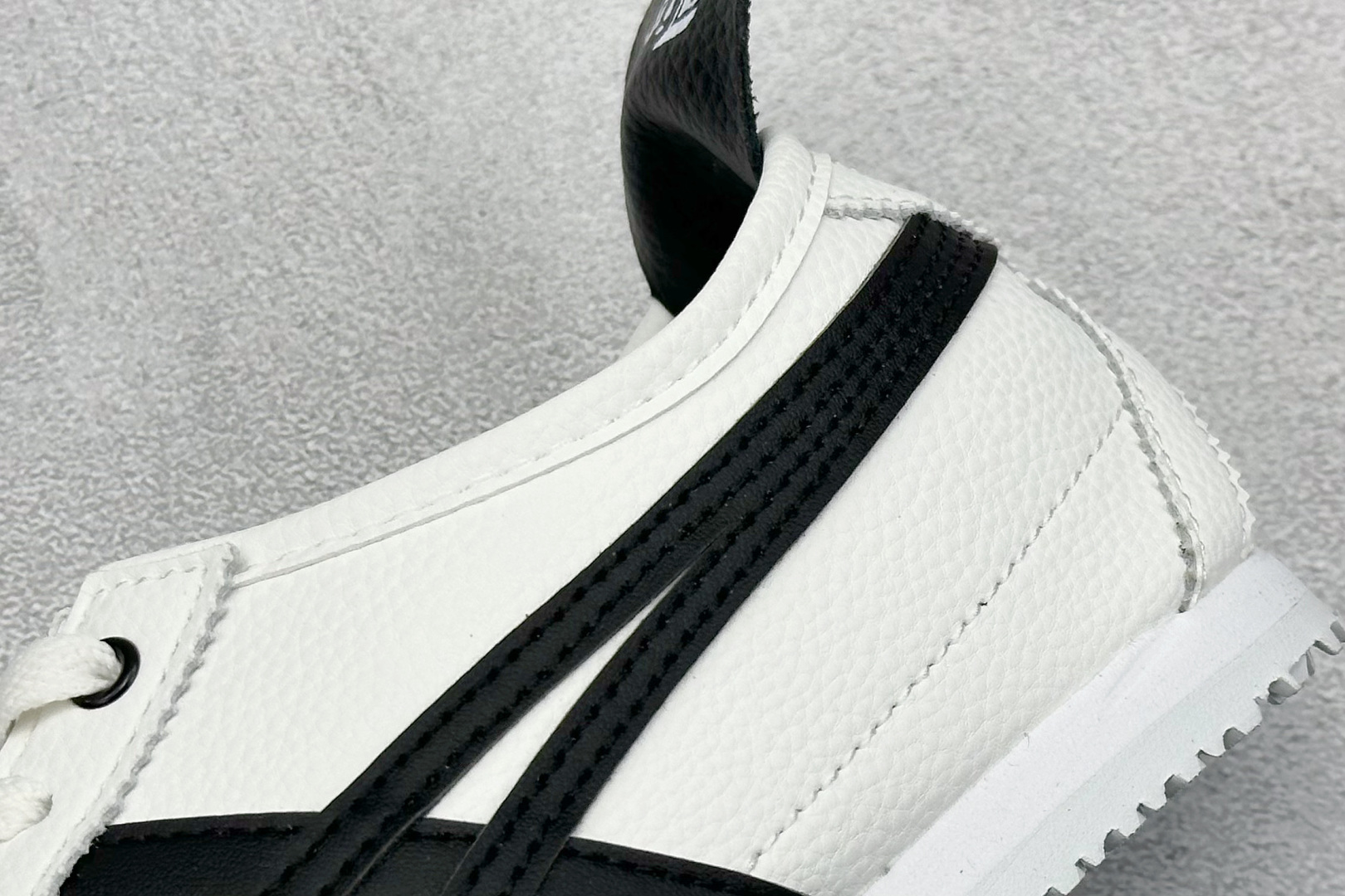  终端放店
SF版 鬼塚虎/Onitsuka Tiger Mexico 66®经典墨西哥系列低帮复古经典
