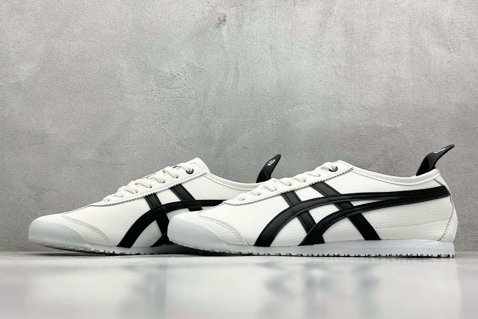  终端放店
SF版 鬼塚虎/Onitsuka Tiger Mexico 66®经典墨西哥系列低帮复古经典