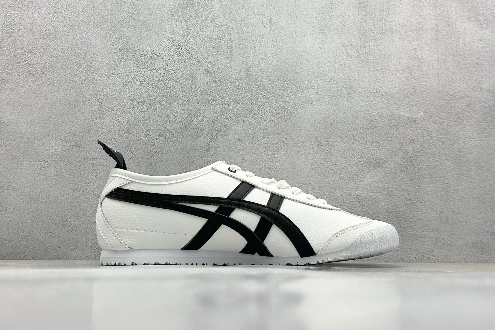  终端放店
SF版 鬼塚虎/Onitsuka Tiger Mexico 66®经典墨西哥系列低帮复古经典